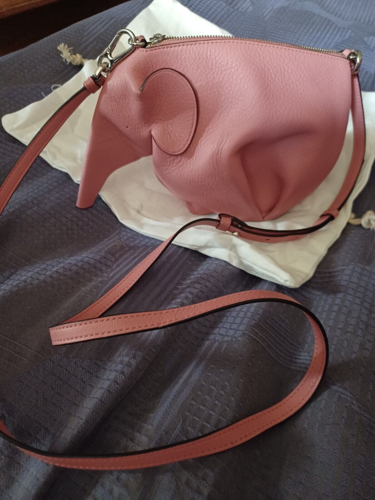 01am1eb0523 Crossbody in Pink