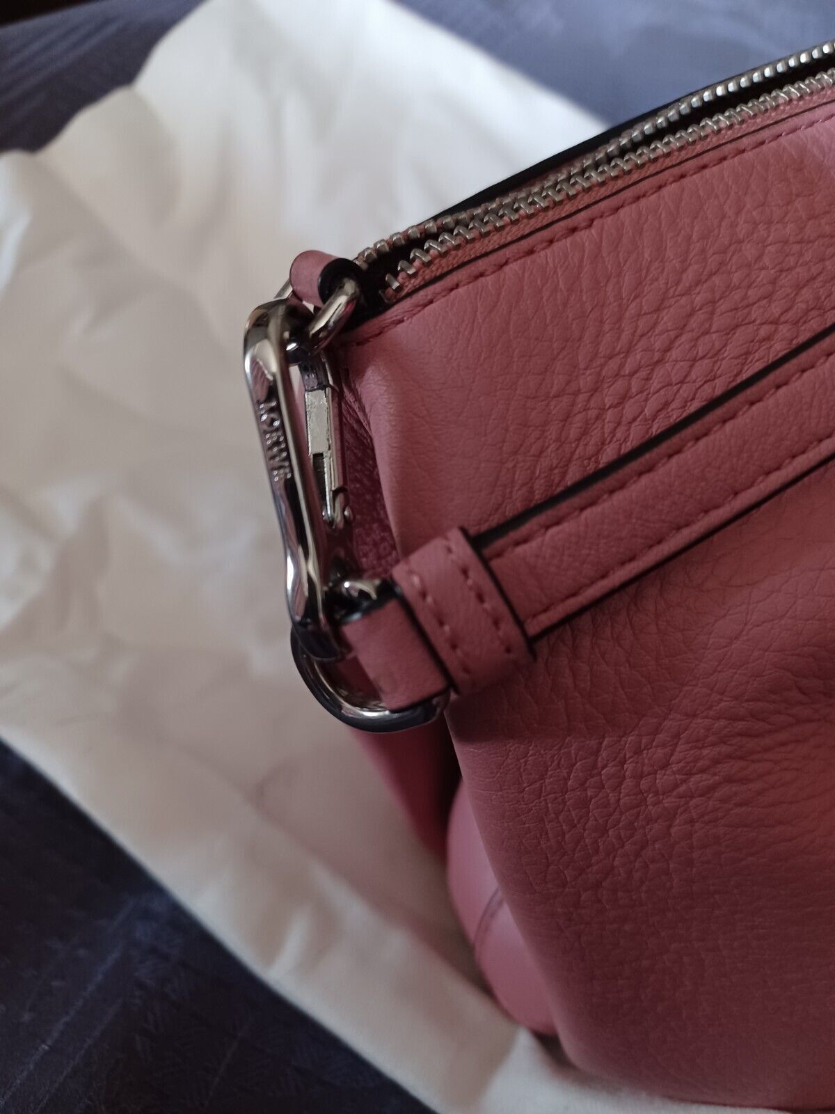 01am1eb0523 Crossbody in Pink