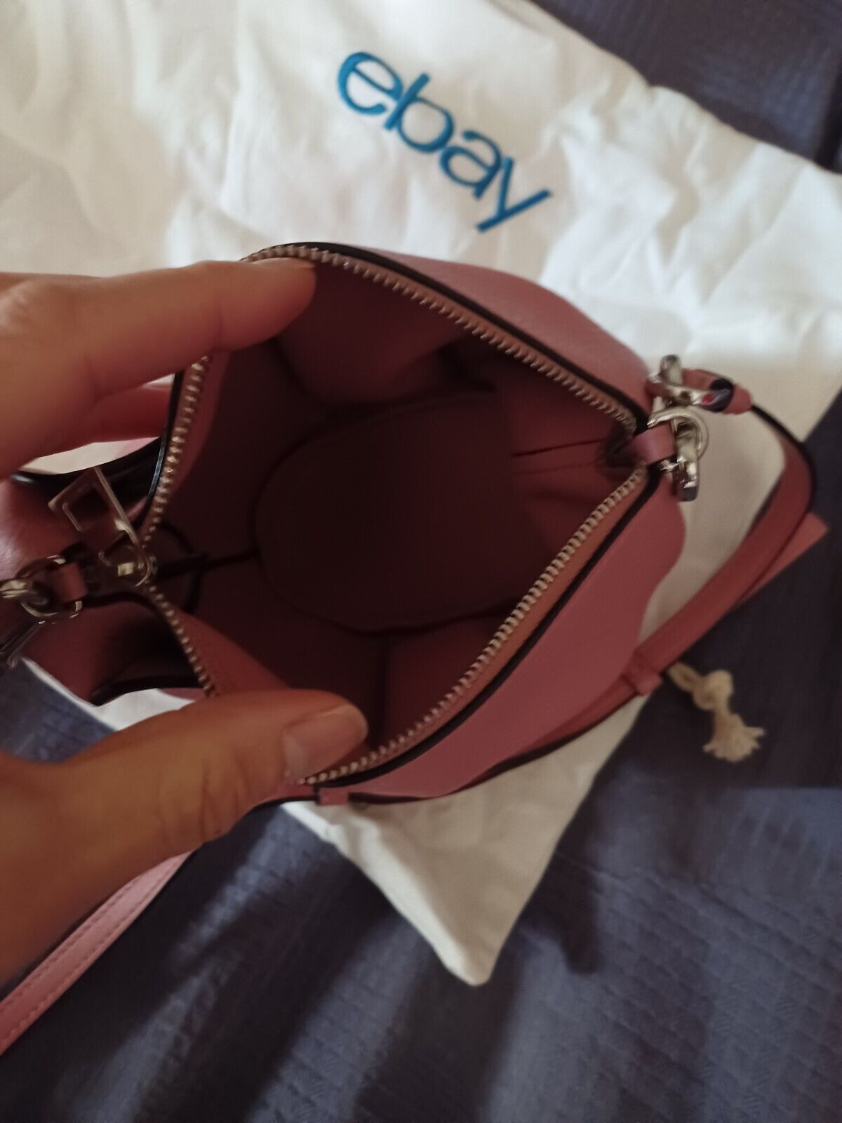 01am1eb0523 Crossbody in Pink
