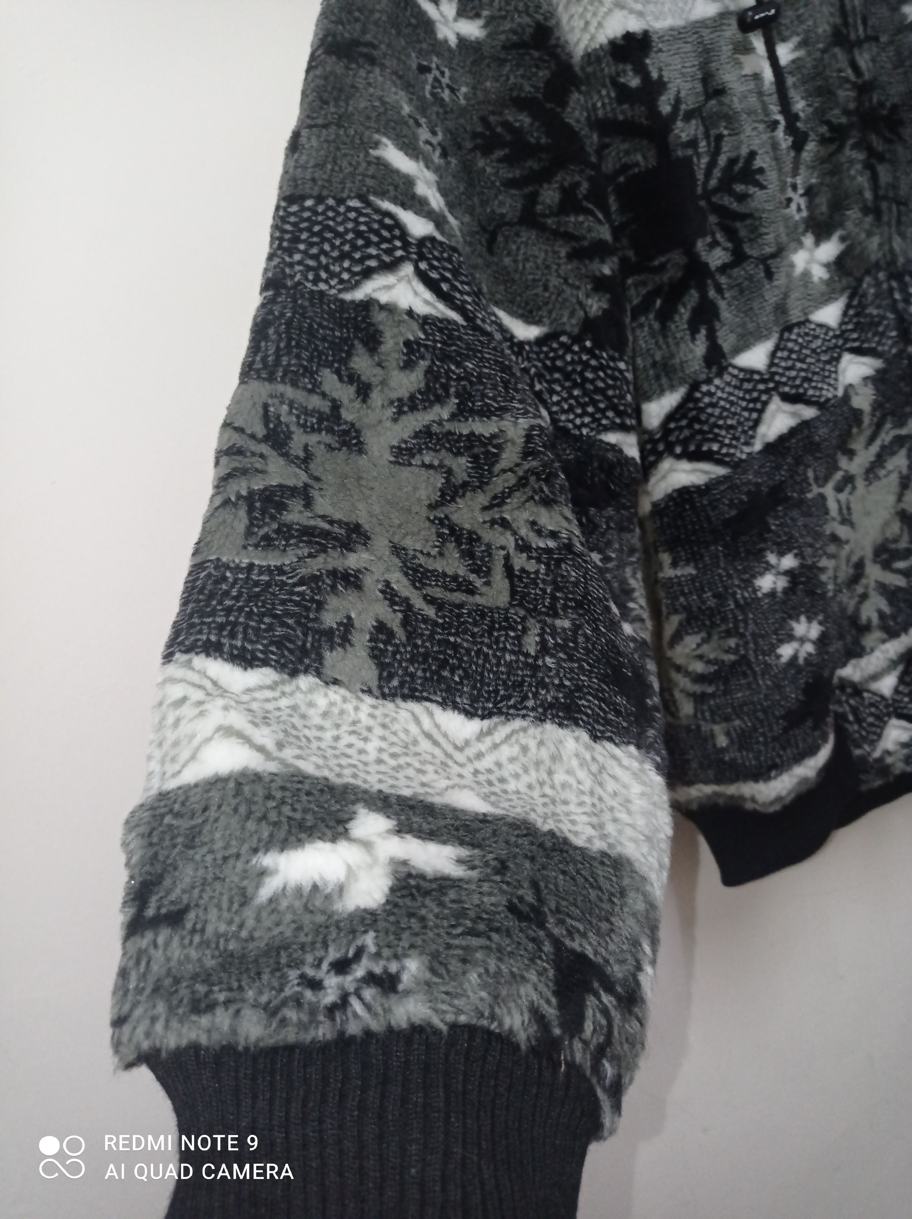 Japanese Brand Vintage Hawaii Piko fleece hooded size L Size US L / EU 52-54 / 3 - 7 Thumbnail
