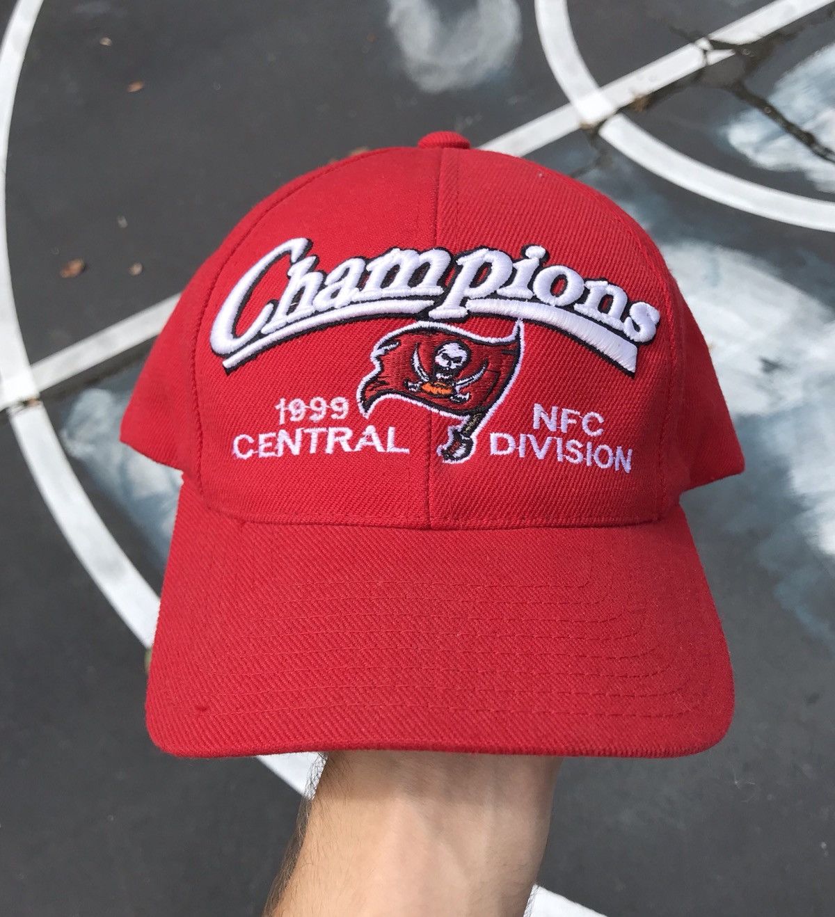 Vintage LOGO ATHLETIC TAMPA BAY BUCCANEERS 1999 SNAPBACK NFL 90s Grailed