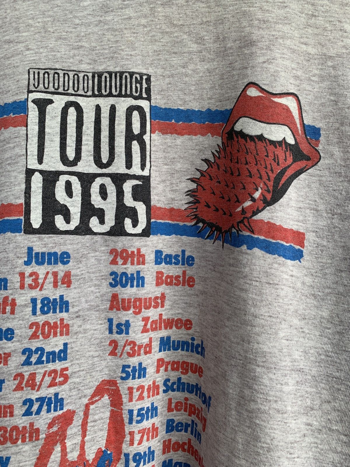 Band Tees 1995 Vintage The Rolling Stones Voodoo Lounge Tour T-Shirt Size US XL / EU 56 / 4 - 15 Thumbnail
