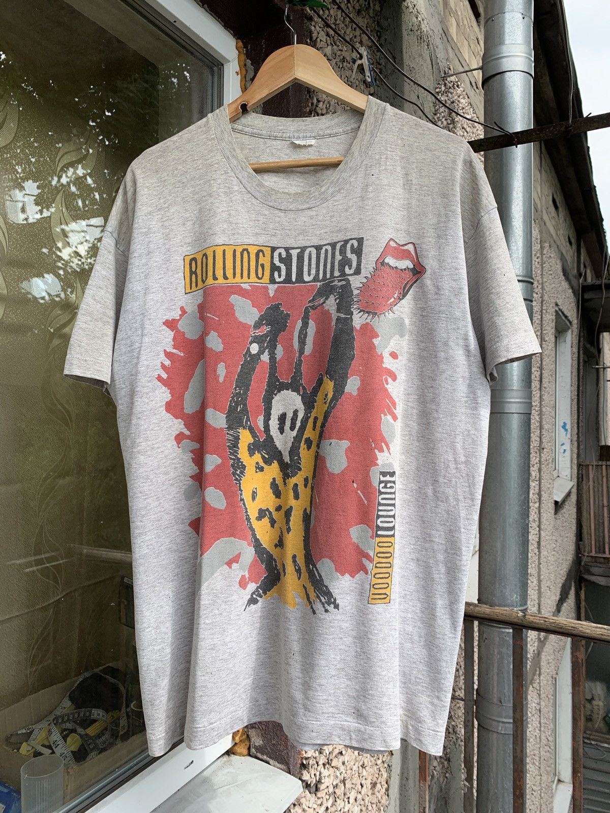 Band Tees 1995 Vintage The Rolling Stones Voodoo Lounge Tour T-Shirt Size US XL / EU 56 / 4 - 1 Thumbnail