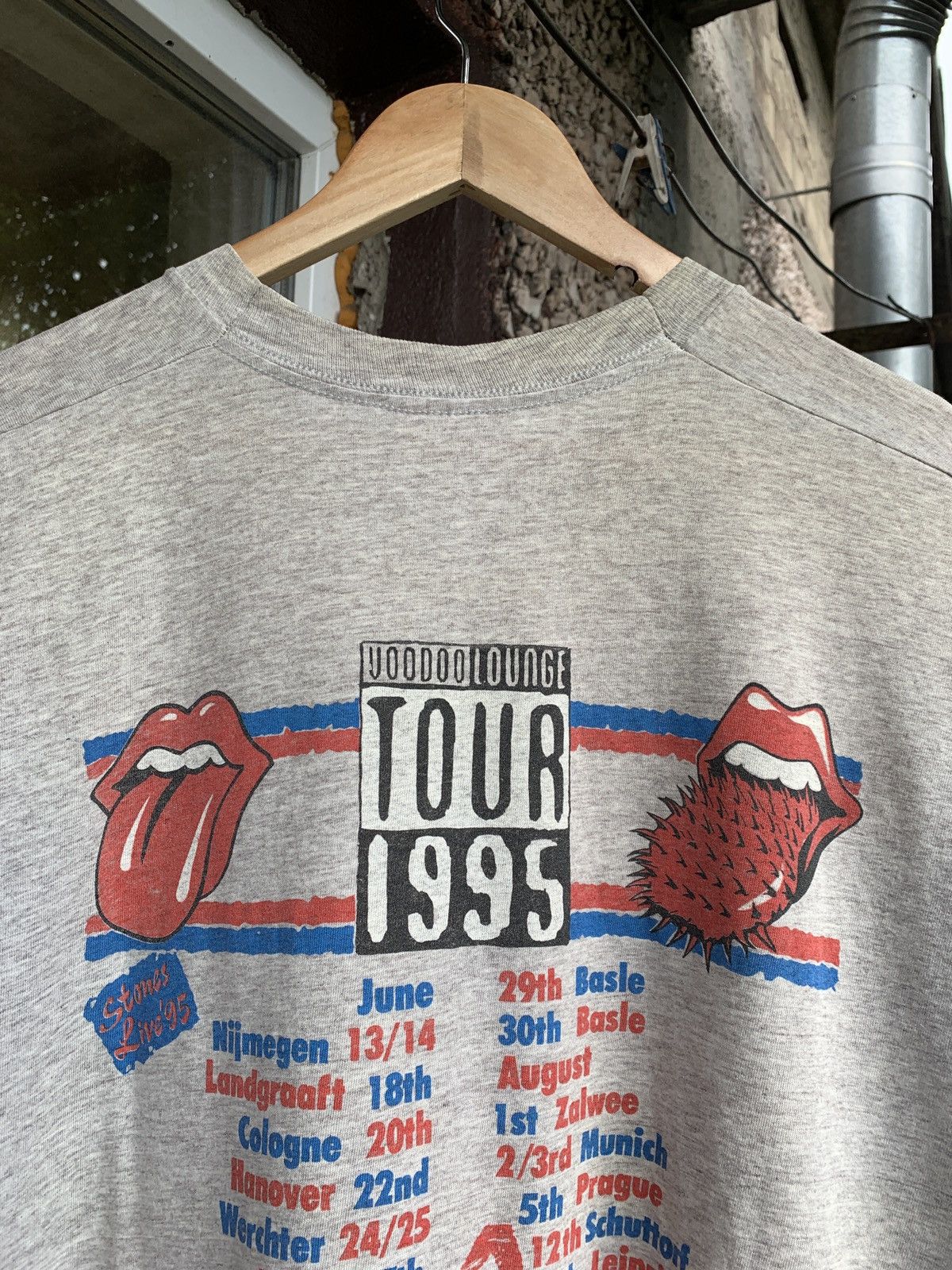 Band Tees 1995 Vintage The Rolling Stones Voodoo Lounge Tour T-Shirt Size US XL / EU 56 / 4 - 12 Thumbnail