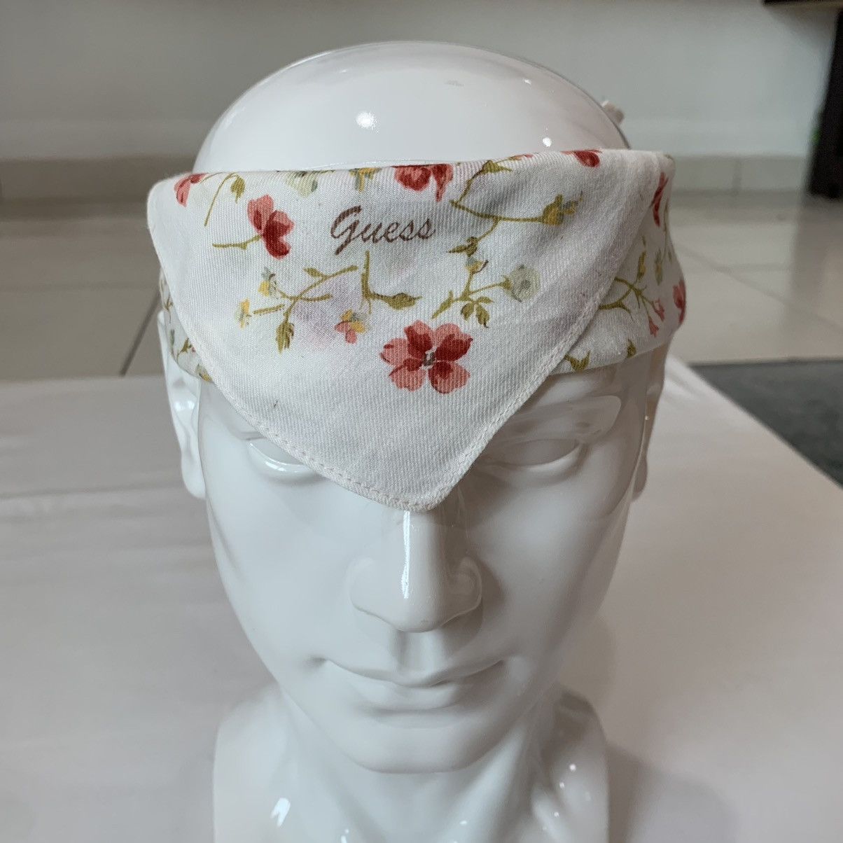 Guess GUESS BANDANA HANDKERCHIEF VINTAGE DESIGN CLASSIC DRESS Size ONE SIZE - 1 Thumbnail