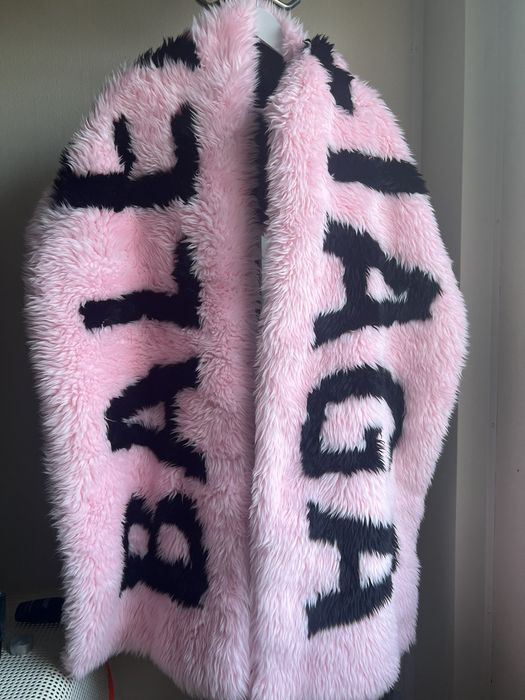 Balenciaga pink hot sale fur scarf