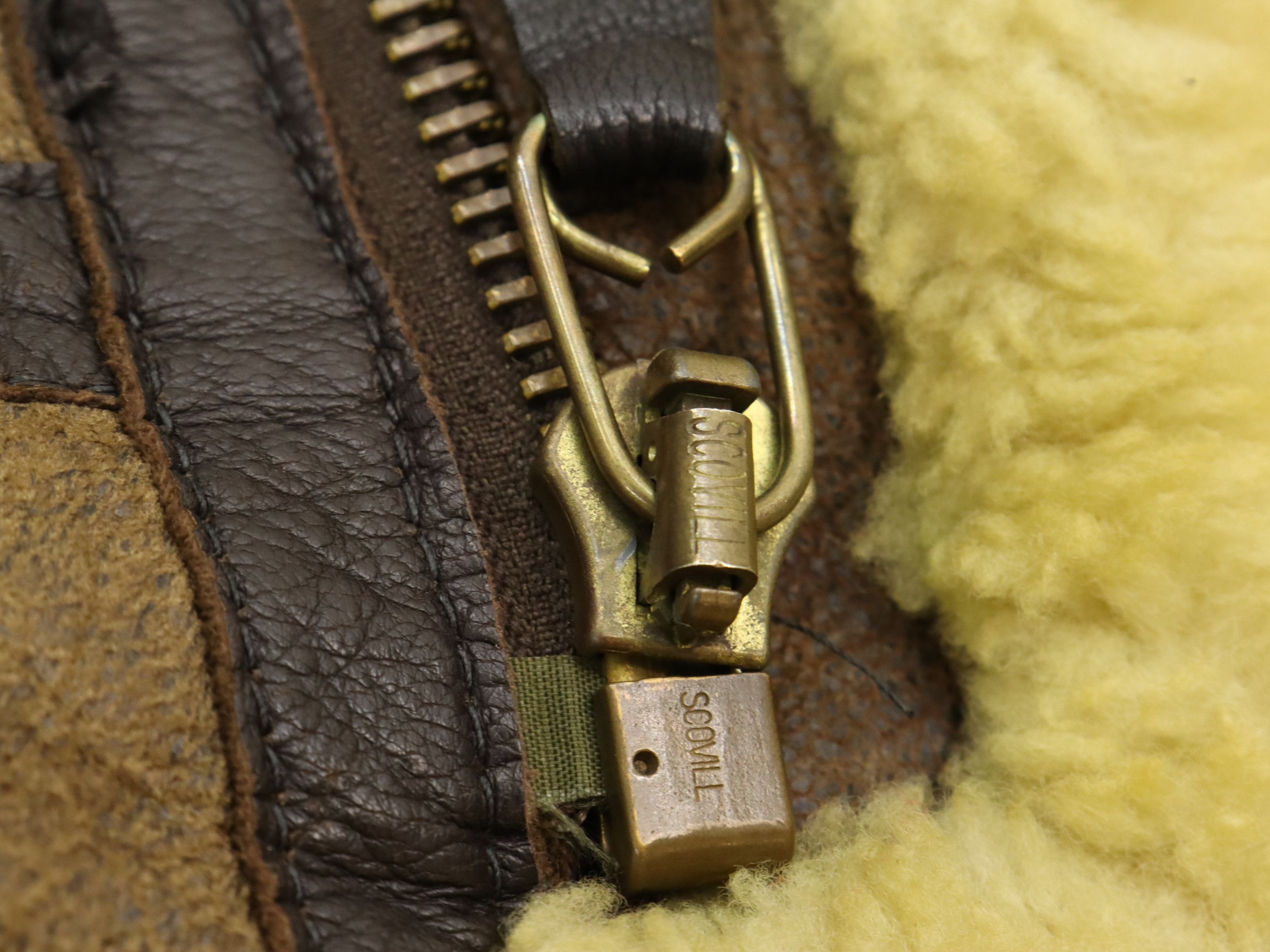 Golden Bear Vtg. Golden Bear B-3 Sheepskin Aviator Bomber Flight Jacket Size US M / EU 48-50 / 2 - 16 Thumbnail