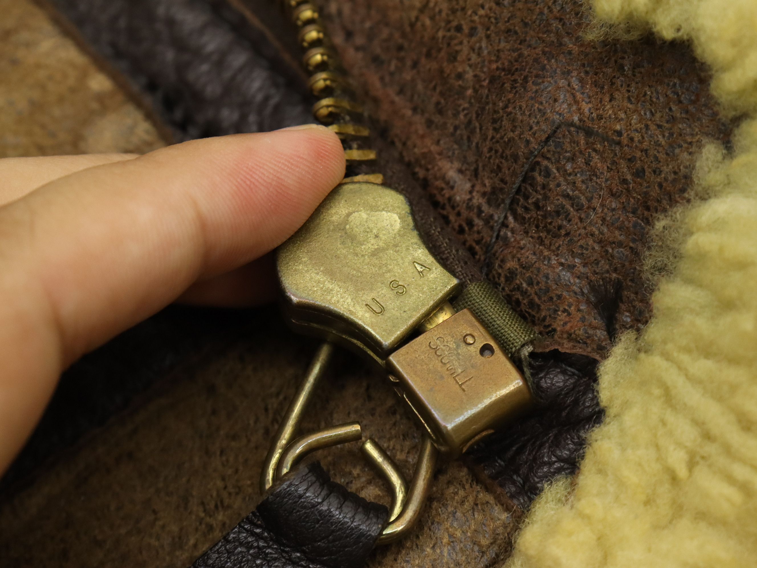Golden Bear Vtg. Golden Bear B-3 Sheepskin Aviator Bomber Flight Jacket Size US M / EU 48-50 / 2 - 15 Thumbnail