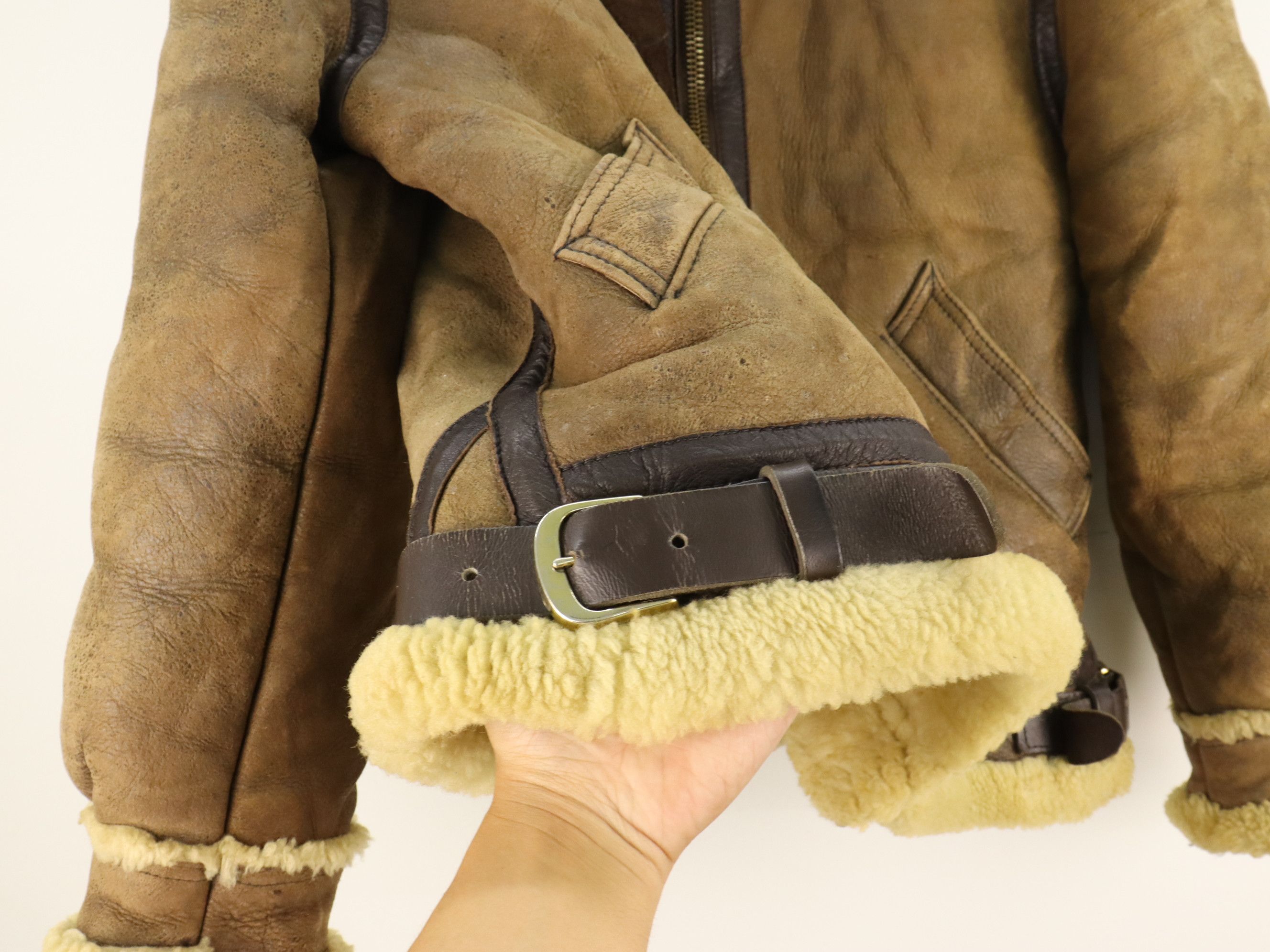 Golden Bear Vtg. Golden Bear B-3 Sheepskin Aviator Bomber Flight Jacket Size US M / EU 48-50 / 2 - 9 Thumbnail