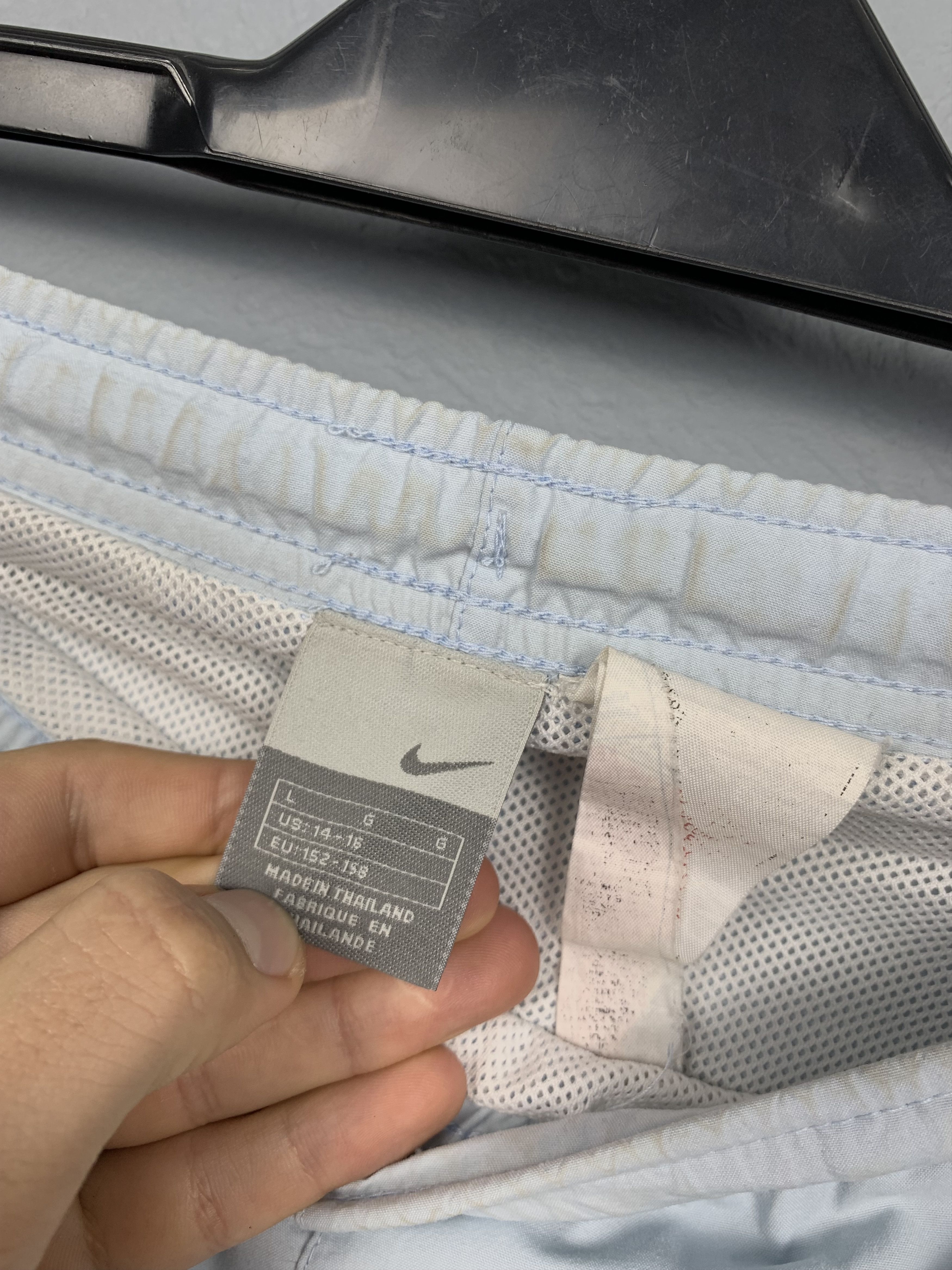 Nike Vintage Nike Mens Nylon Shorts Y2K Size US 30 / EU 46 - 5 Thumbnail