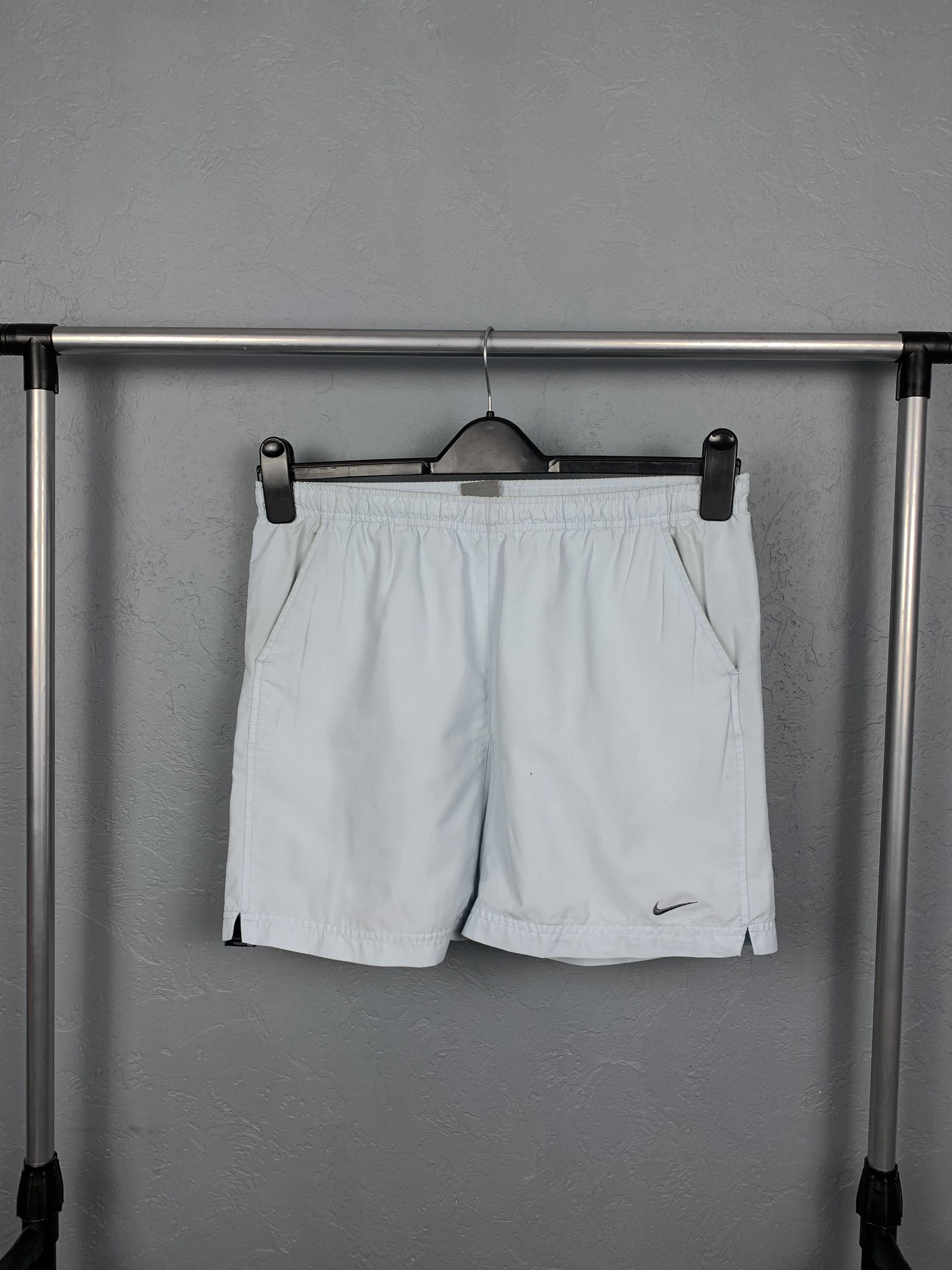 Nike Vintage Nike Mens Nylon Shorts Y2K Size US 30 / EU 46 - 1 Thumbnail