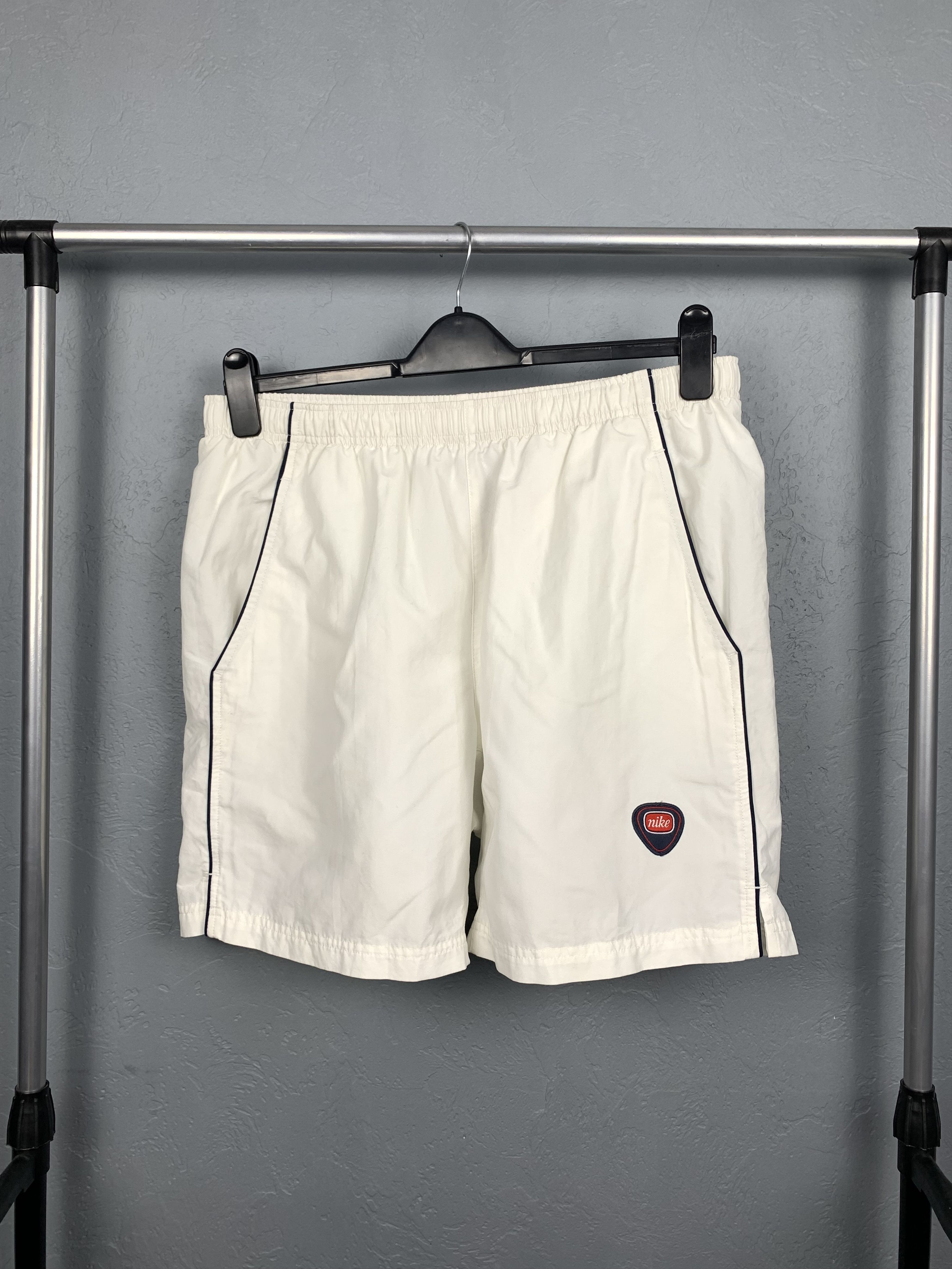 Nike Vintage Nike Mens Nylon Shorts Y2K Size US 34 / EU 50 - 1 Thumbnail