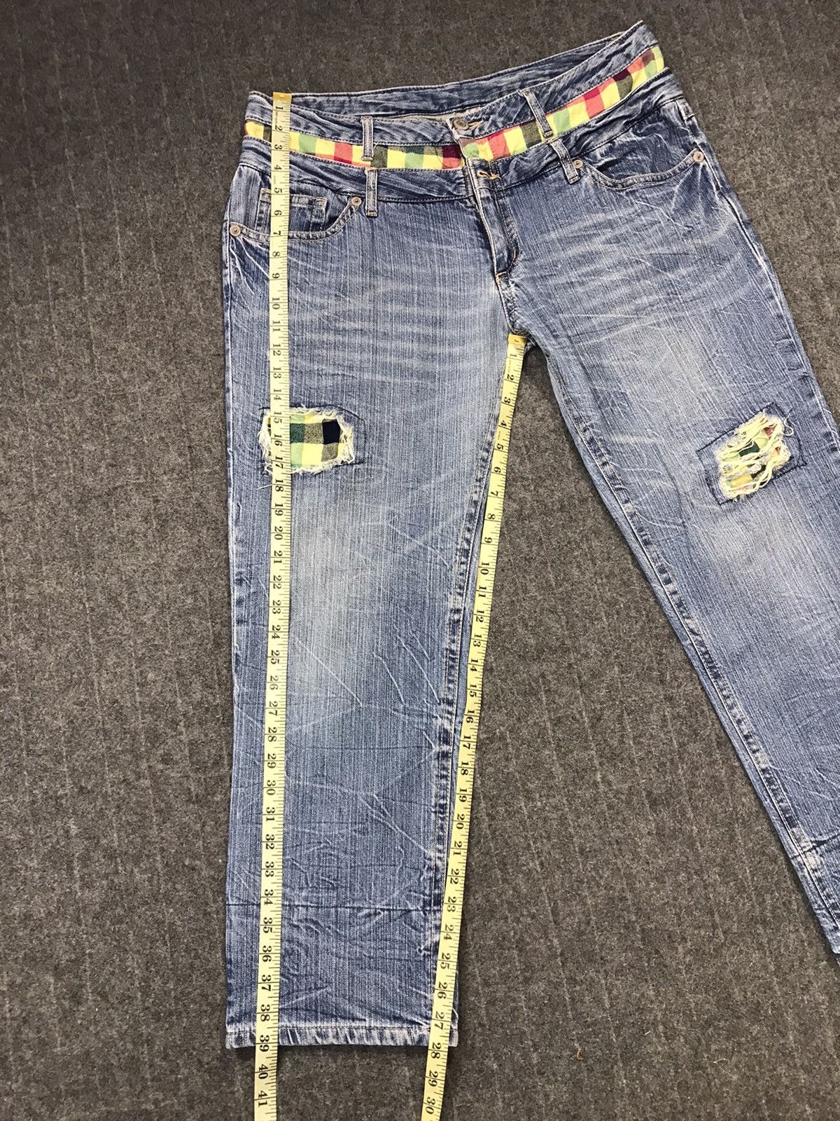 Japanese Brand × Vintage Vintage Distressed and Ripped Jeans With Patches Size US 37 - 15 Thumbnail