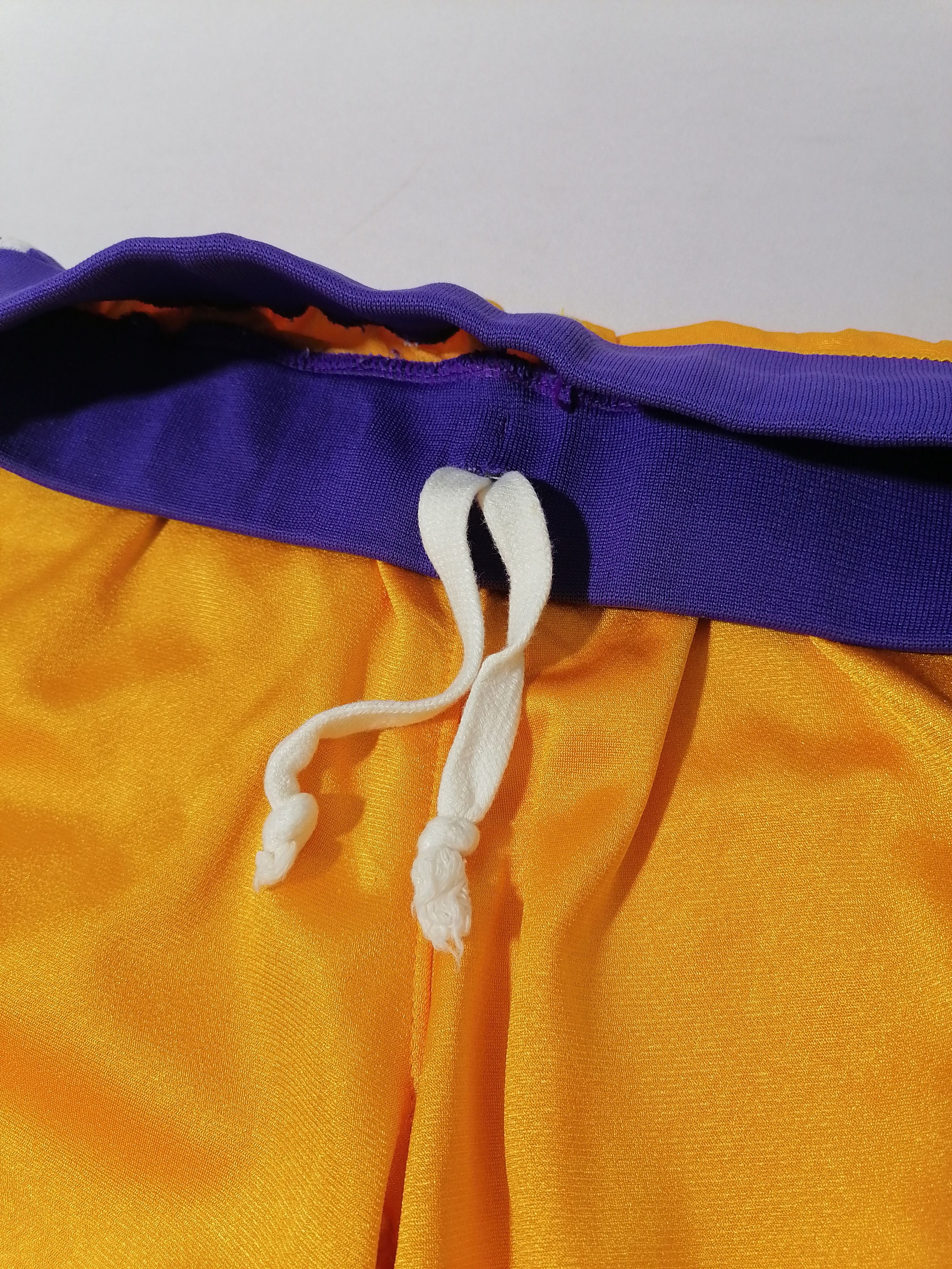 Japanese Brand × NBA × Vintage Vintage NBA Shorts Size US 27 - 2 Thumbnail