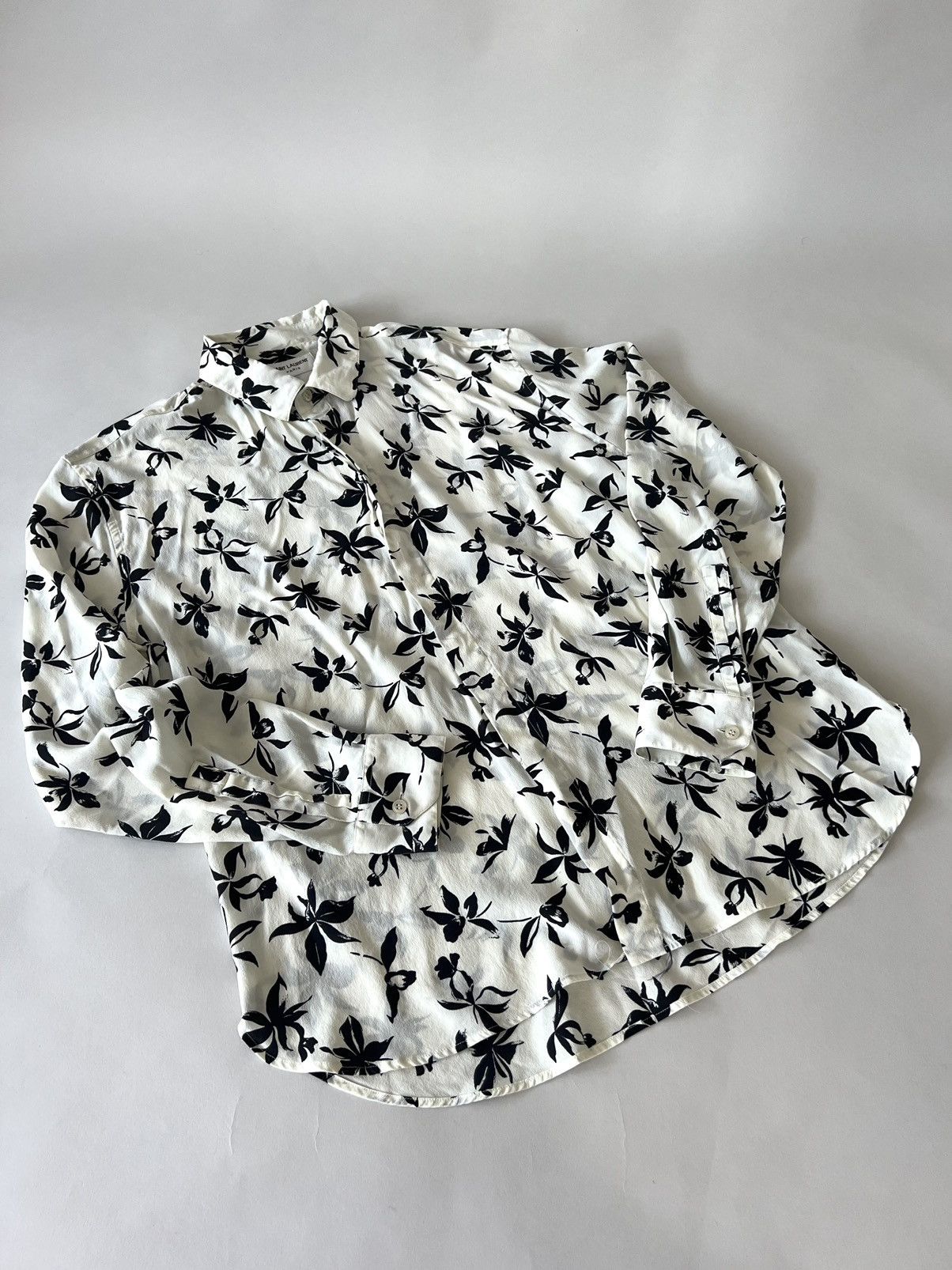 Hedi Slimane × Saint Laurent Paris 🔥$1.3K VALUE🔥Saint Laurent Floral-Print Long-Sleeve Shirt Size US M / EU 48-50 / 2 - 8 Thumbnail