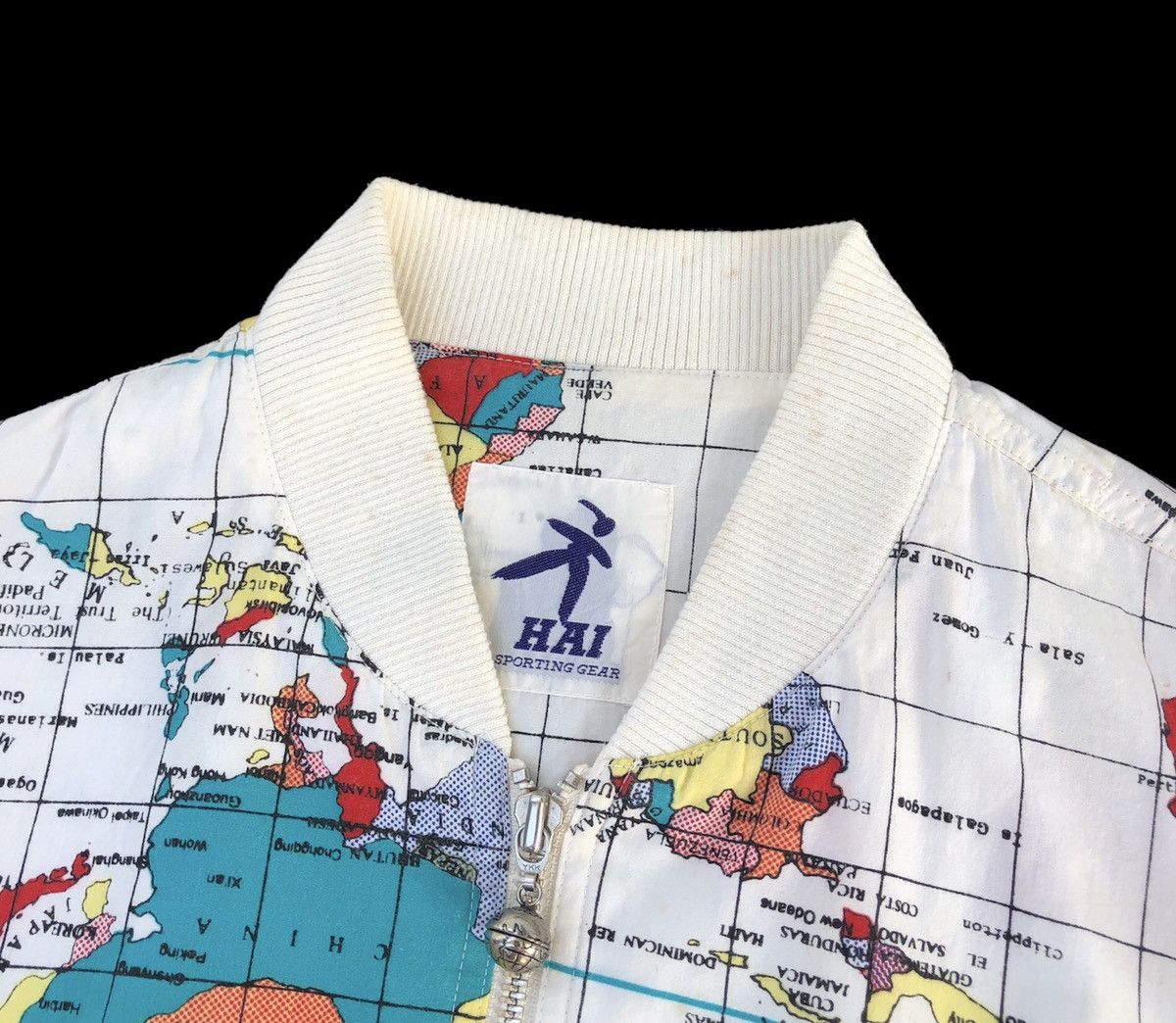 Hai Sporting Gear VTG Hai Sporting Gear Full Printed World Map Bomber Jacket Size US M / EU 48-50 / 2 - 11 Thumbnail