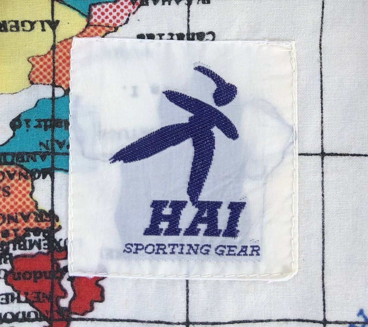 Hai Sporting Gear VTG Hai Sporting Gear Full Printed World Map Bomber Jacket Size US M / EU 48-50 / 2 - 19 Thumbnail