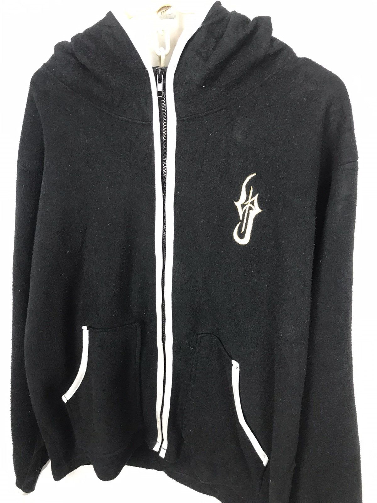 Unbrand zipper hoodie with embroidered logo