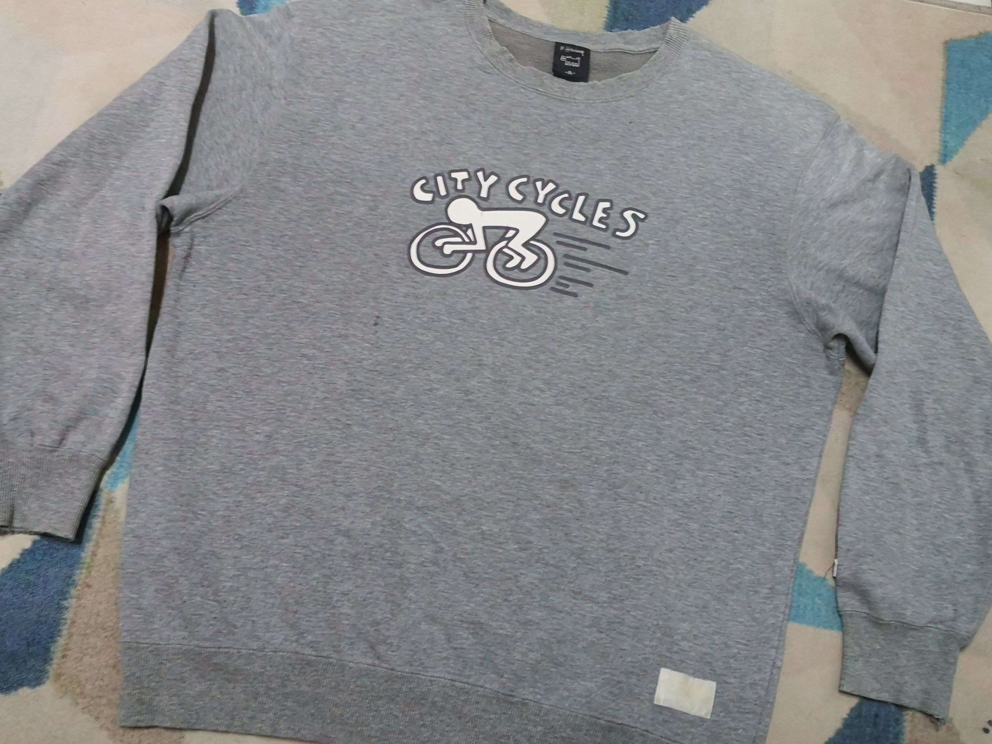 Keith Haring Uniqlo X Keith Haring Sweatshirt crewneck Size US XL / EU 56 / 4 - 1 Thumbnail