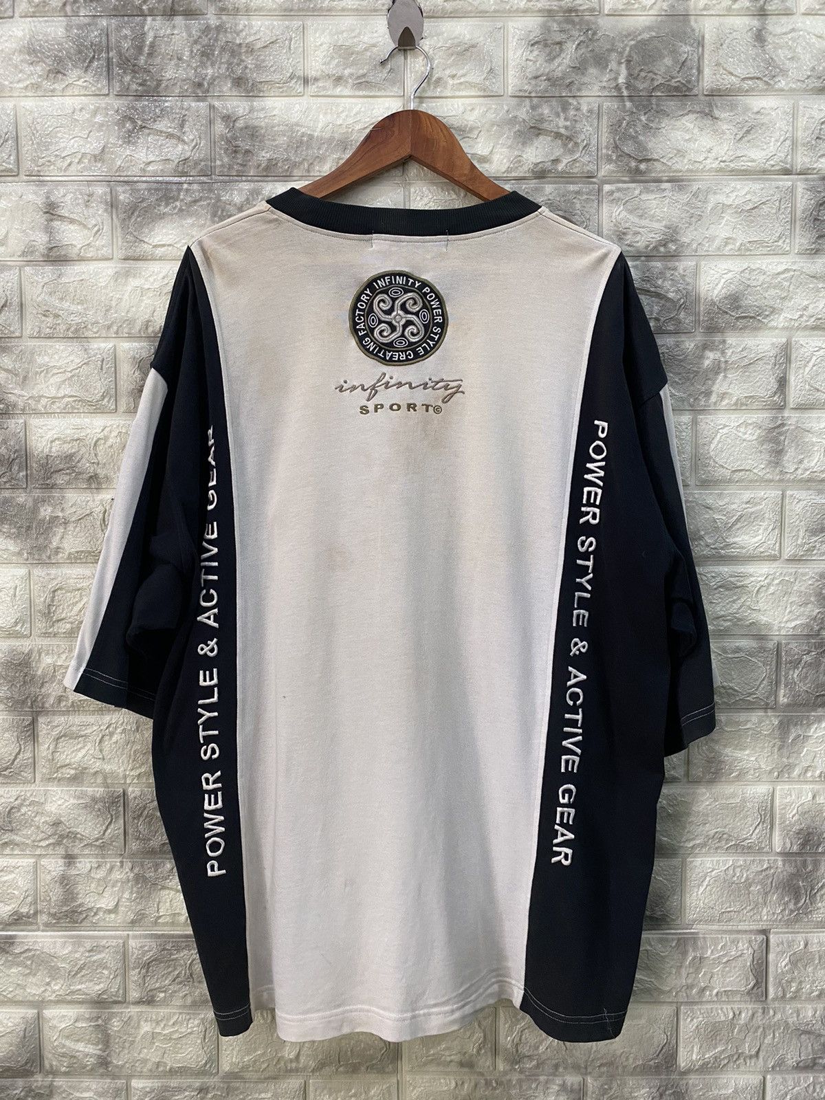 Japanese Brand × Vintage Vintage Infinity Sport Embroidery Logo OS T-Shirt Size US XL / EU 56 / 4 - 2 Thumbnail