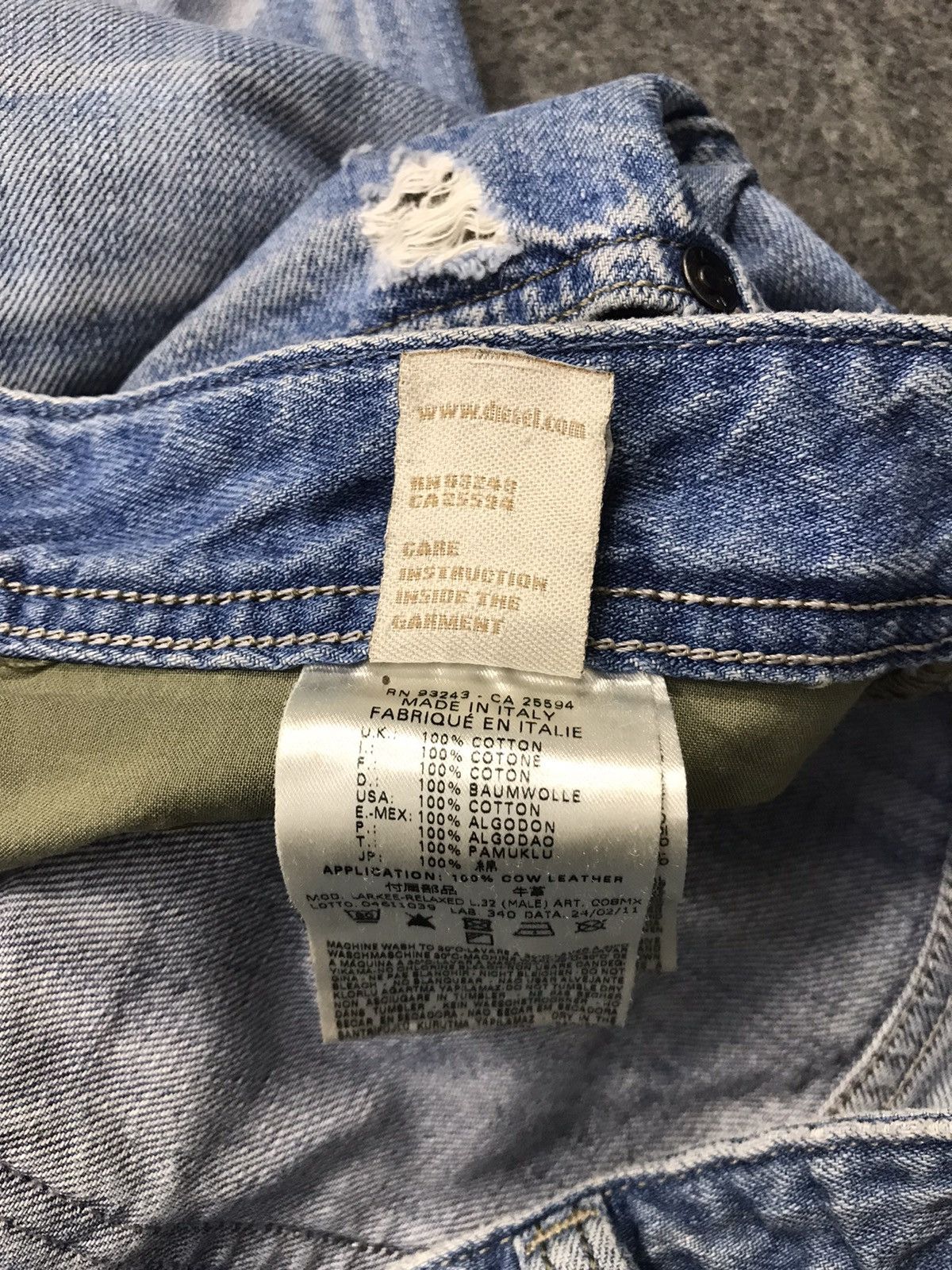 Diesel Vintage Diesel industry Distressed Denim jeans design Size US 37 - 19 Thumbnail