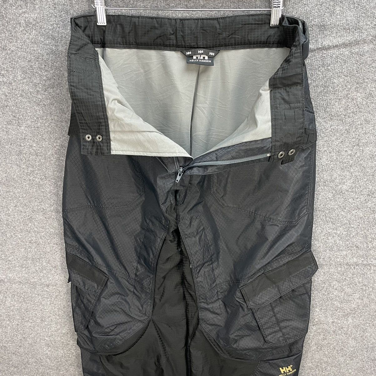 Helly Hansen Vintage Helly Hansen Black Tactical Pocket Ski Pants Size US 34 / EU 50 - 14 Thumbnail