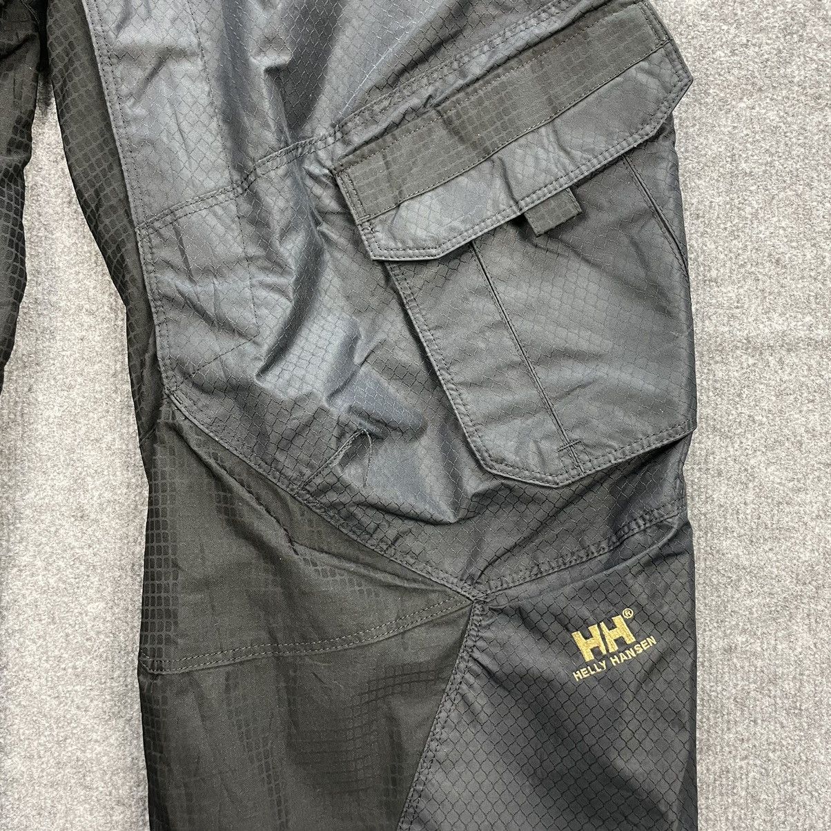 Helly Hansen Vintage Helly Hansen Black Tactical Pocket Ski Pants Size US 34 / EU 50 - 5 Thumbnail