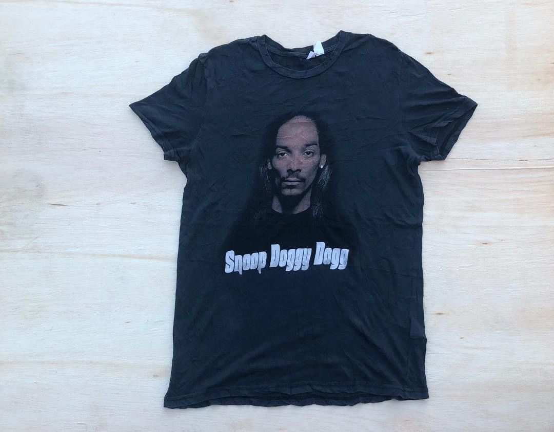 image of Rap Tees x Snoop Dogg Snoop Doggy Dogg( A 22 ) in Black, Men's (Size Medium)
