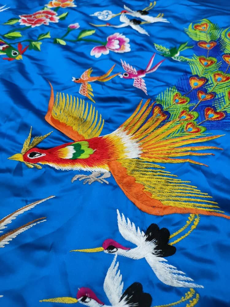 Japanese Brand × Vintage JAPANESE EMBROIDERED SILK BED COVER SHEET BIRDS EMBROIDERY Size ONE SIZE - 4 Thumbnail