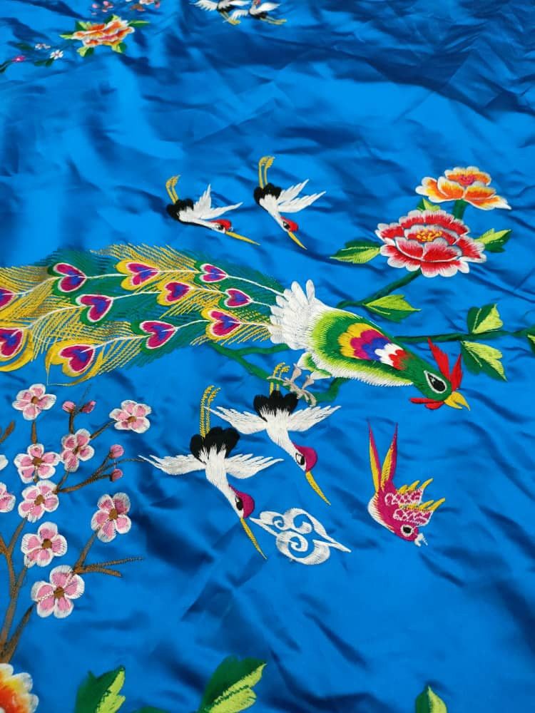 Japanese Brand × Vintage JAPANESE EMBROIDERED SILK BED COVER SHEET BIRDS EMBROIDERY Size ONE SIZE - 6 Thumbnail