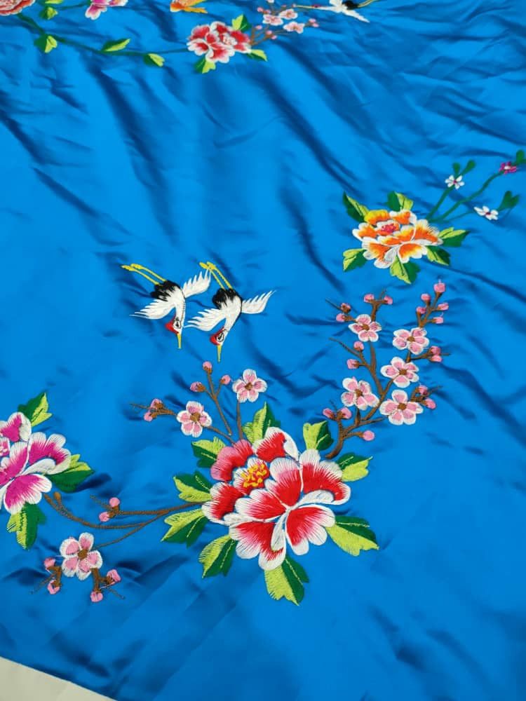 Japanese Brand × Vintage JAPANESE EMBROIDERED SILK BED COVER SHEET BIRDS EMBROIDERY Size ONE SIZE - 2 Thumbnail