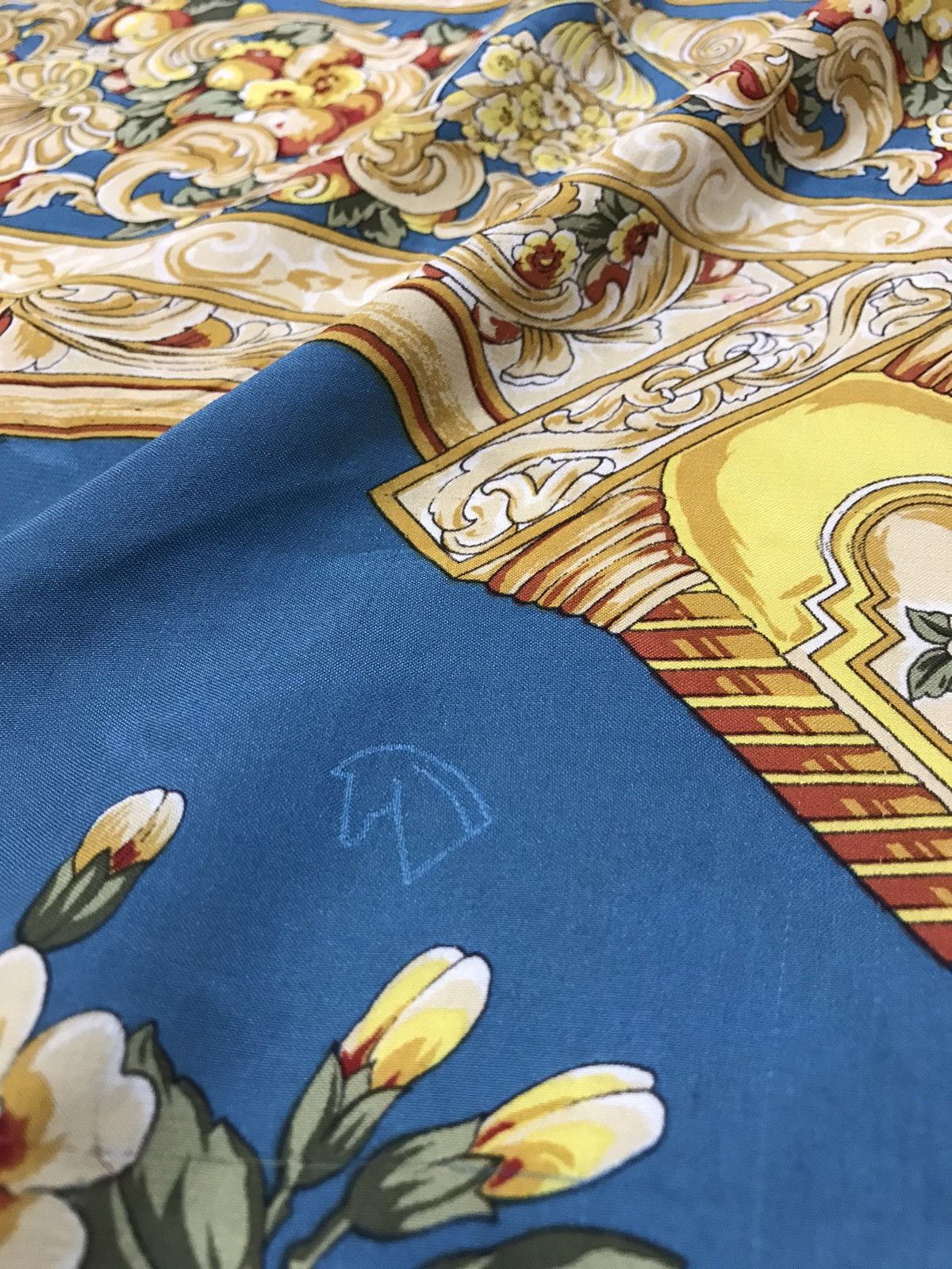 Longchamp LONGCHAMP FLORAL SILK SCARF 34" x 34" Size ONE SIZE - 10 Thumbnail