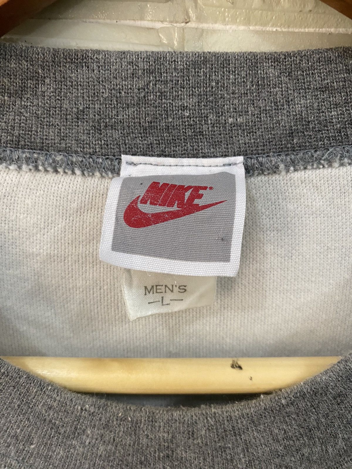 Nike × Vintage Vintage 90’s Nike Big Logo Gray Sweater Size US L / EU 52-54 / 3 - 4 Thumbnail