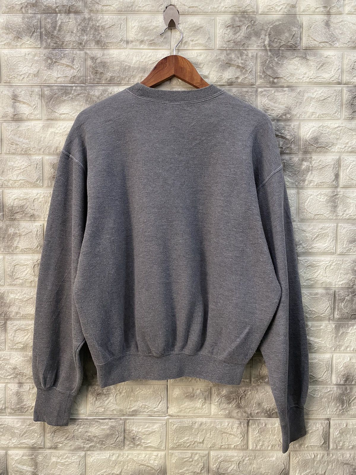 Nike × Vintage Vintage 90’s Nike Big Logo Gray Sweater Size US L / EU 52-54 / 3 - 3 Thumbnail