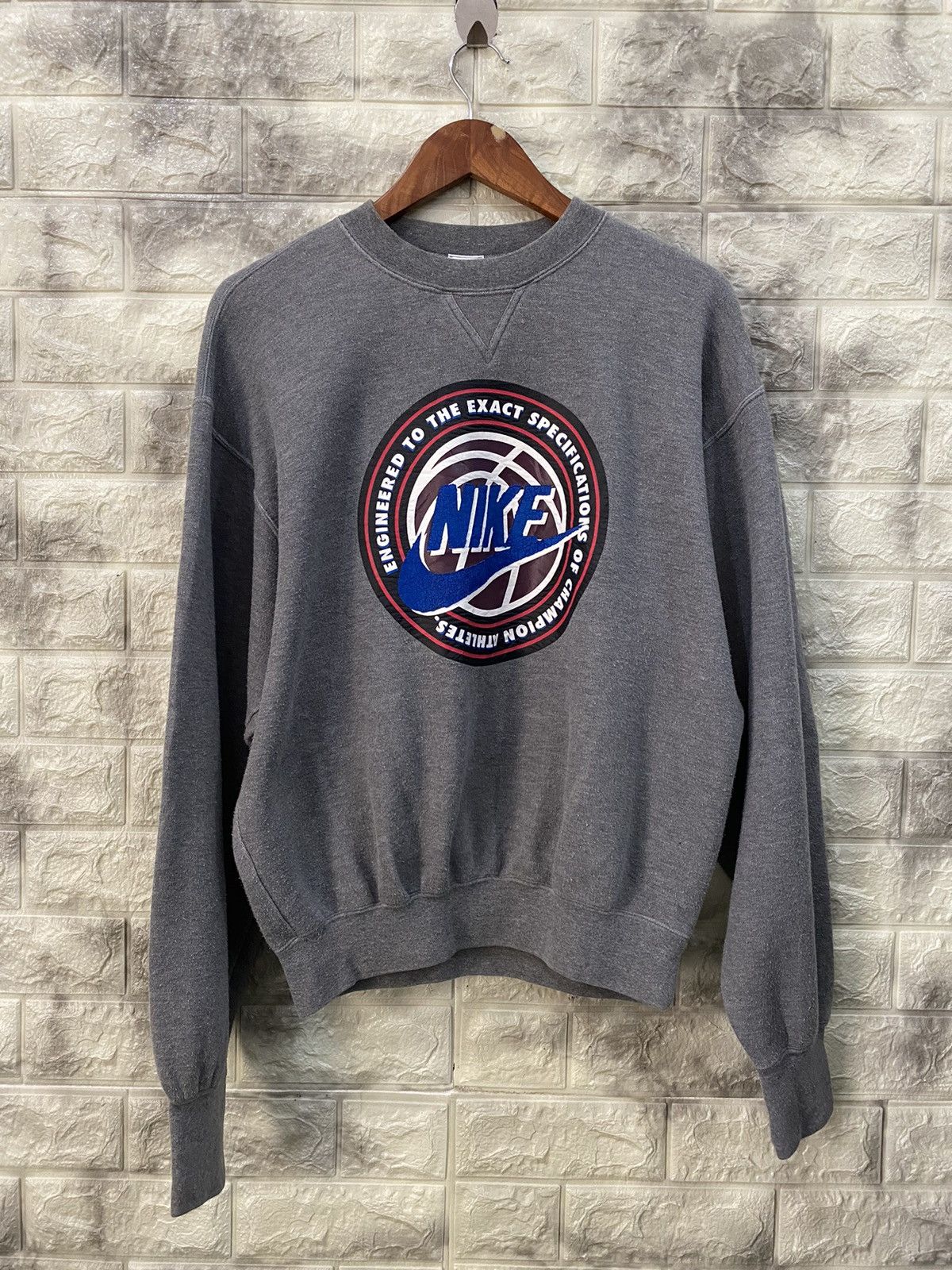 Nike × Vintage Vintage 90’s Nike Big Logo Gray Sweater Size US L / EU 52-54 / 3 - 1 Thumbnail