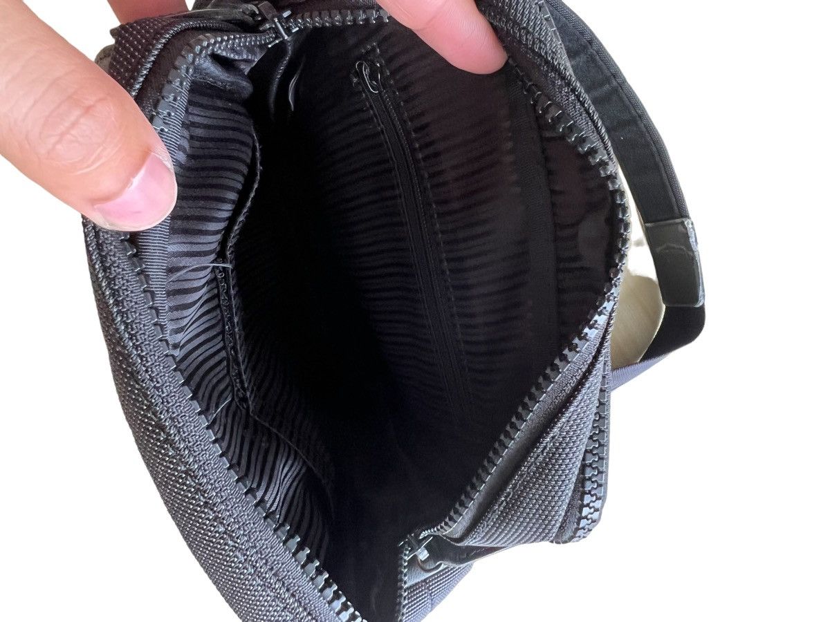 Lanvin GRAIL🔥OG Lanvin Genuine Leather Black Minimal Crossbody Bag Size ONE SIZE - 7 Thumbnail