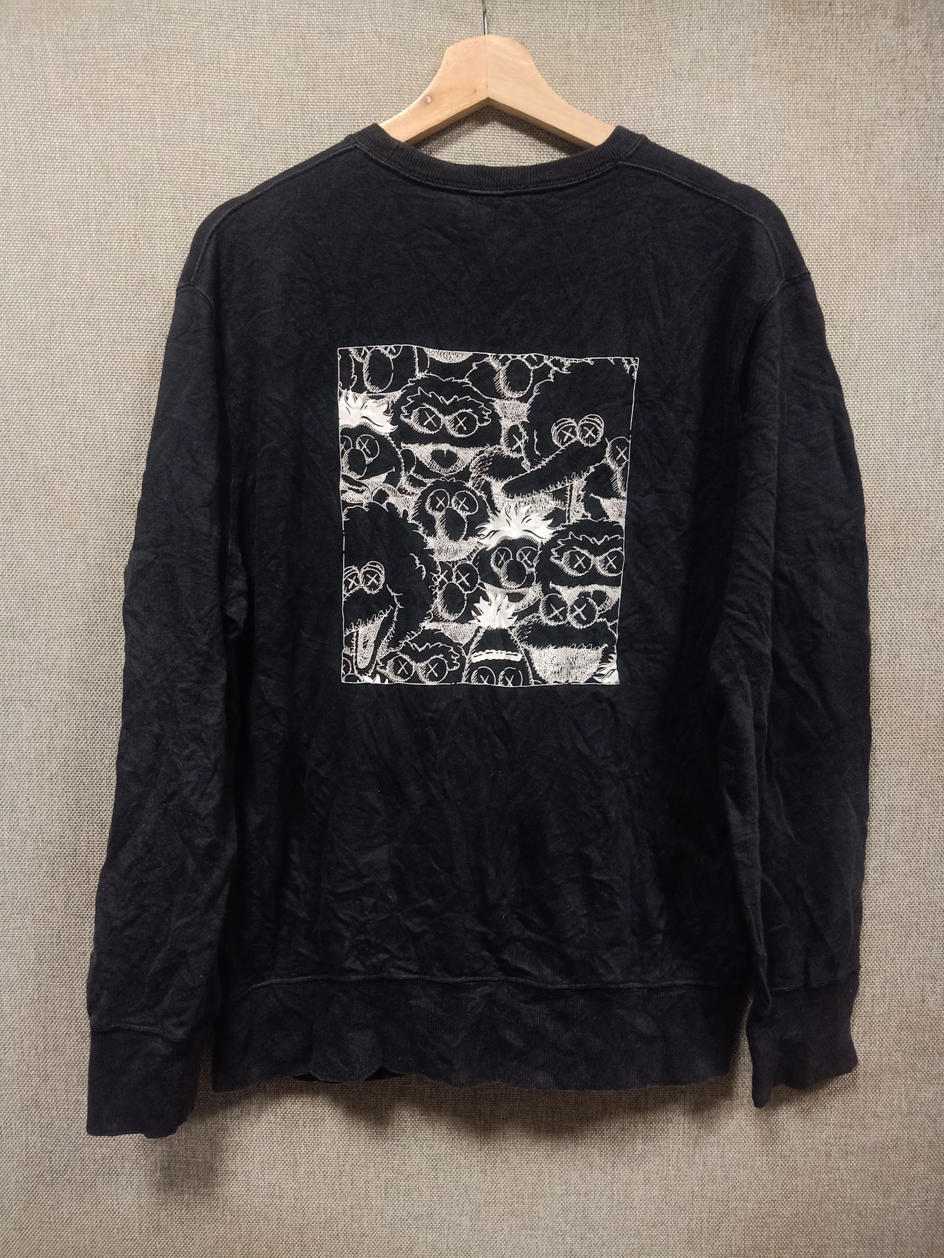 Kaws × Uniqlo sweatshirt kaws sesame street very rare Size US M / EU 48-50 / 2 - 2 Thumbnail