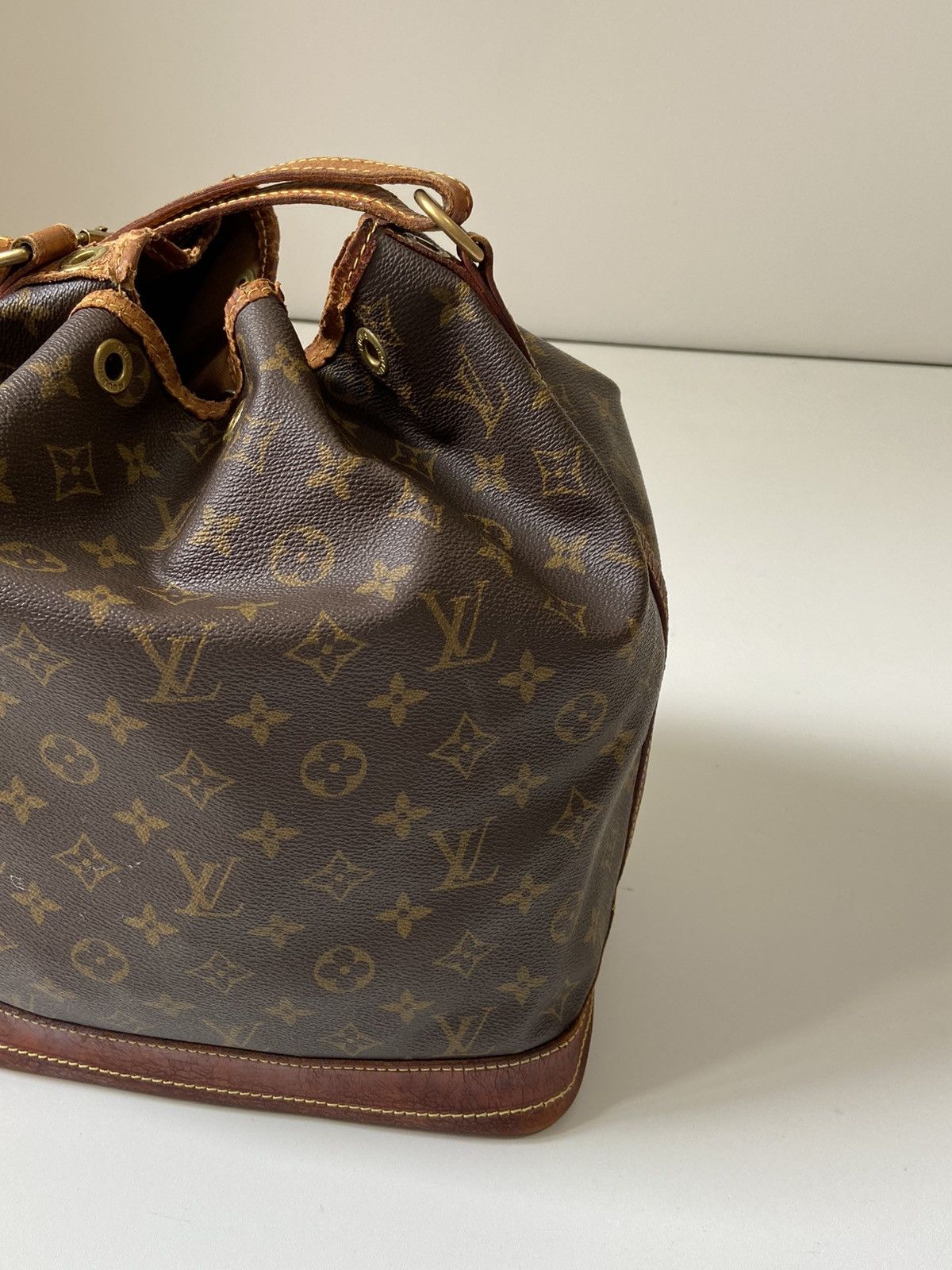 Louis Vuitton Louis Vuitton Monogram Canvas Leather Shoulder Bag Size ONE SIZE - 3 Thumbnail