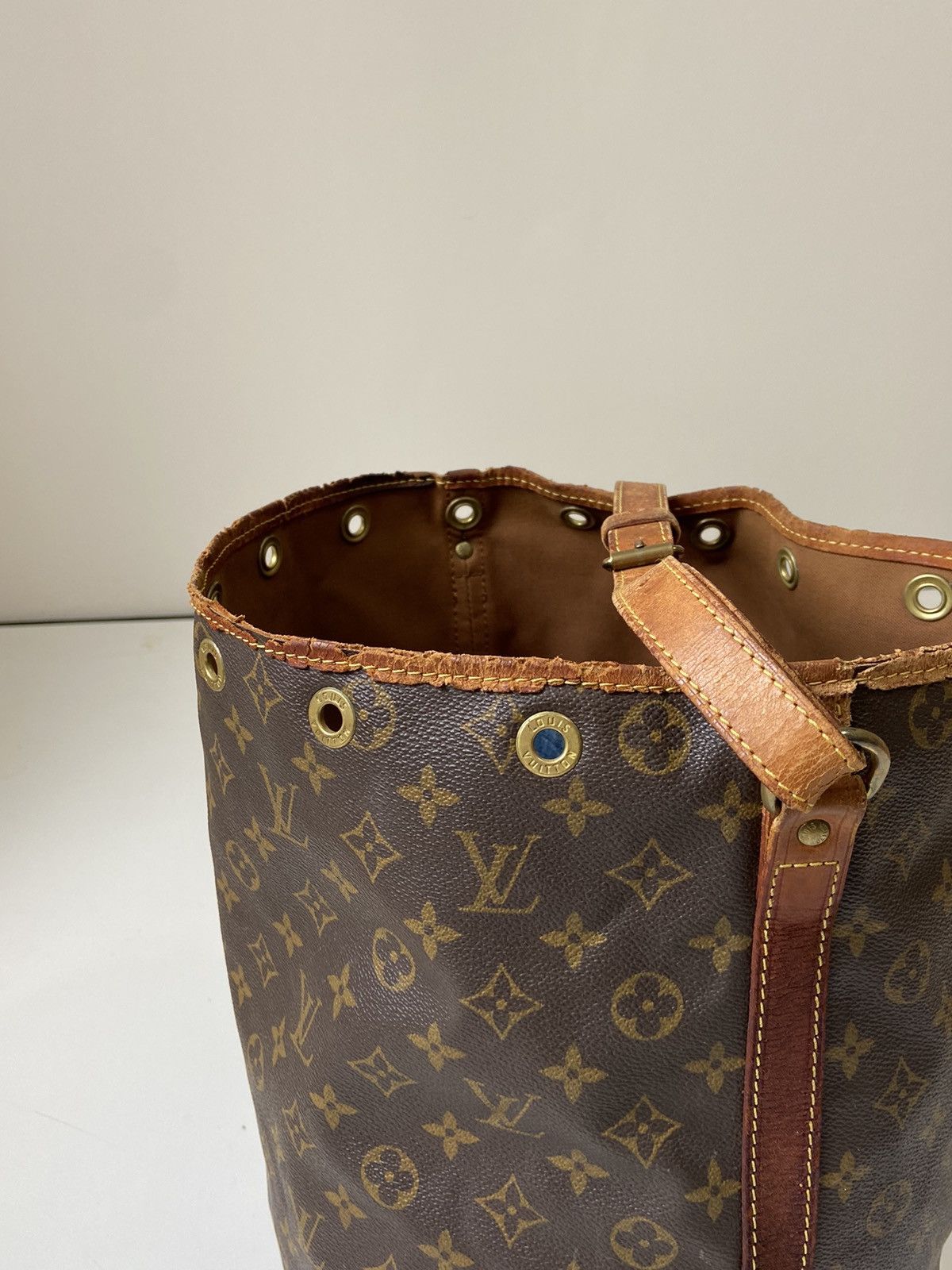 Louis Vuitton Louis Vuitton Monogram Canvas Leather Shoulder Bag Size ONE SIZE - 7 Thumbnail