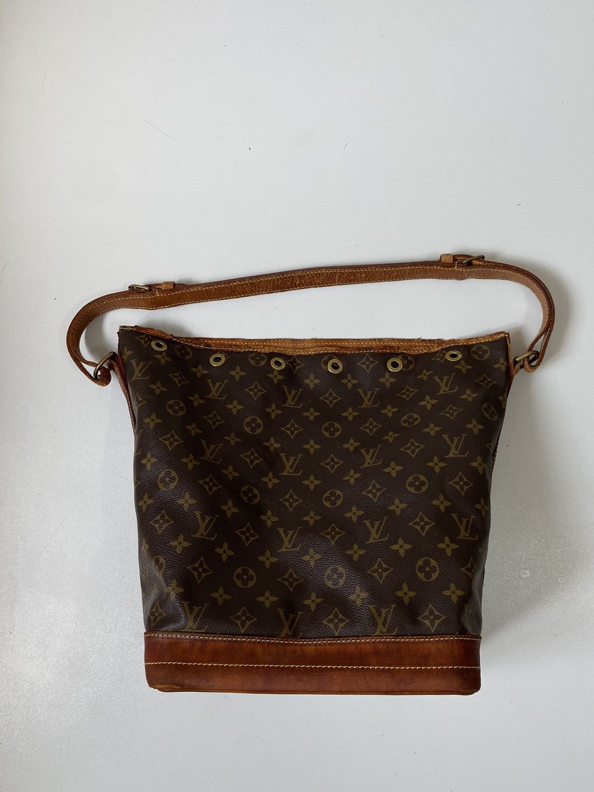 Louis Vuitton Louis Vuitton Monogram Canvas Leather Shoulder Bag Size ONE SIZE - 22 Thumbnail