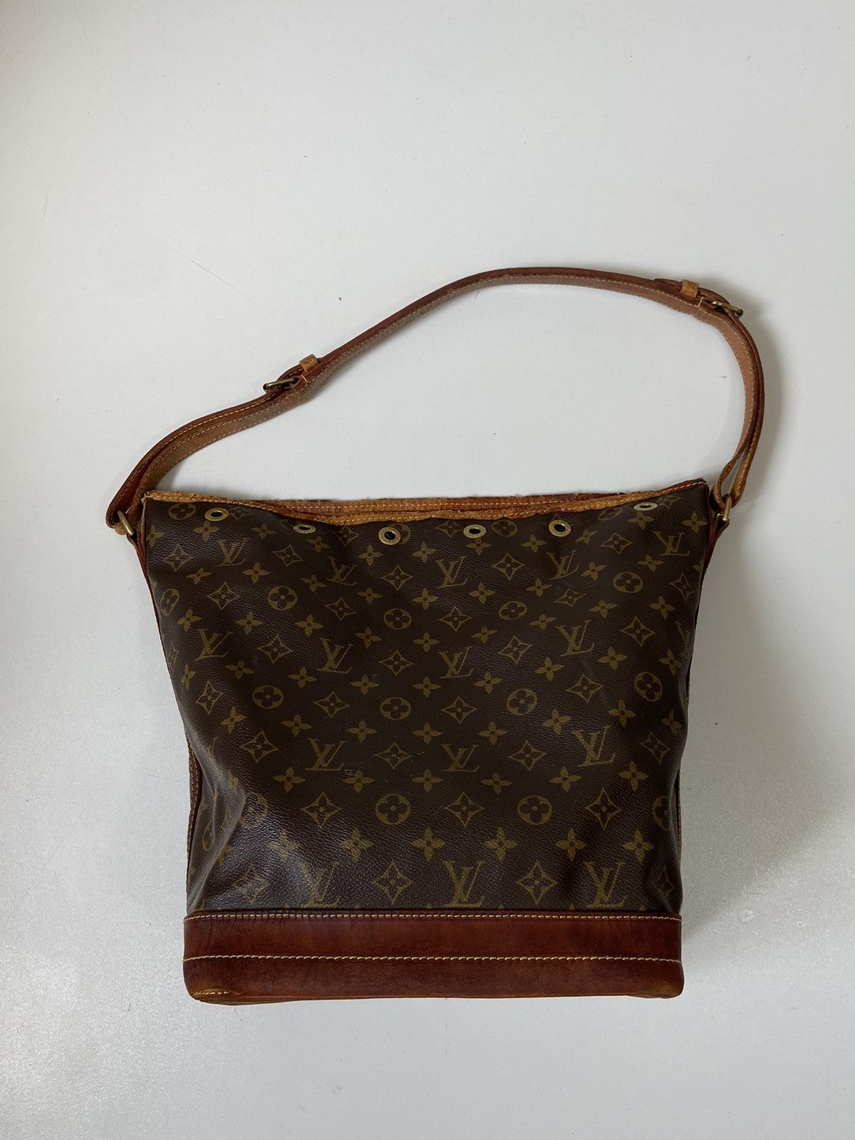 Louis Vuitton Louis Vuitton Monogram Canvas Leather Shoulder Bag Size ONE SIZE - 21 Thumbnail
