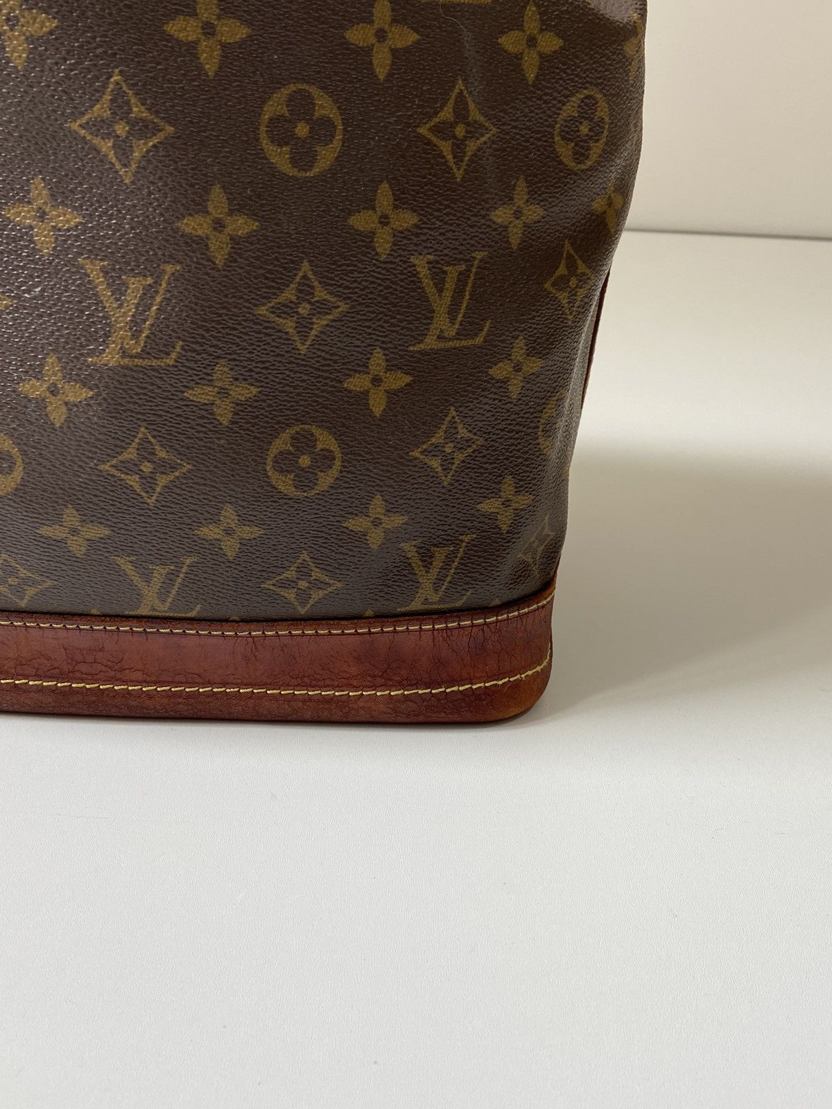 Louis Vuitton Louis Vuitton Monogram Canvas Leather Shoulder Bag Size ONE SIZE - 4 Thumbnail