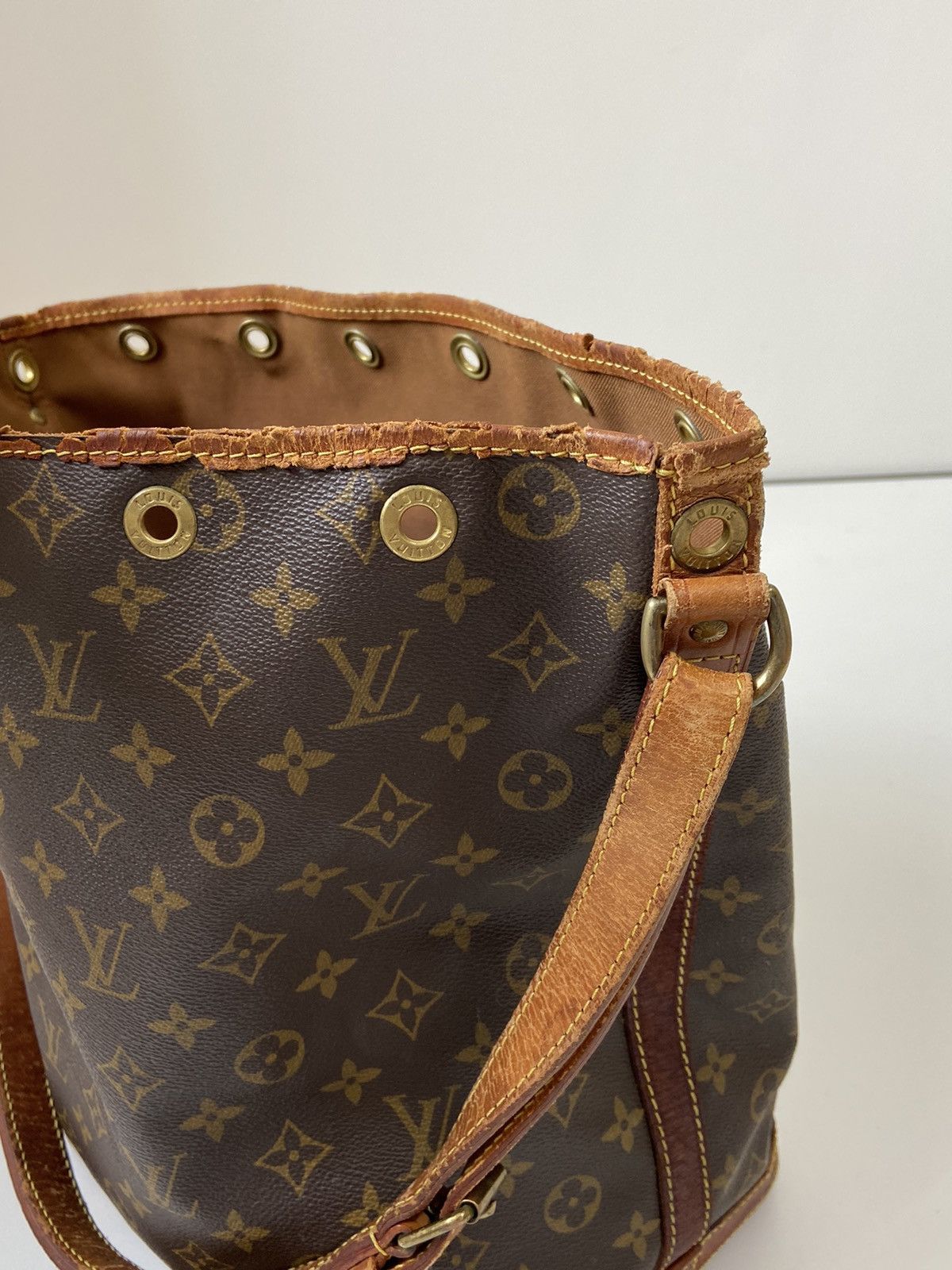 Louis Vuitton Louis Vuitton Monogram Canvas Leather Shoulder Bag Size ONE SIZE - 18 Thumbnail
