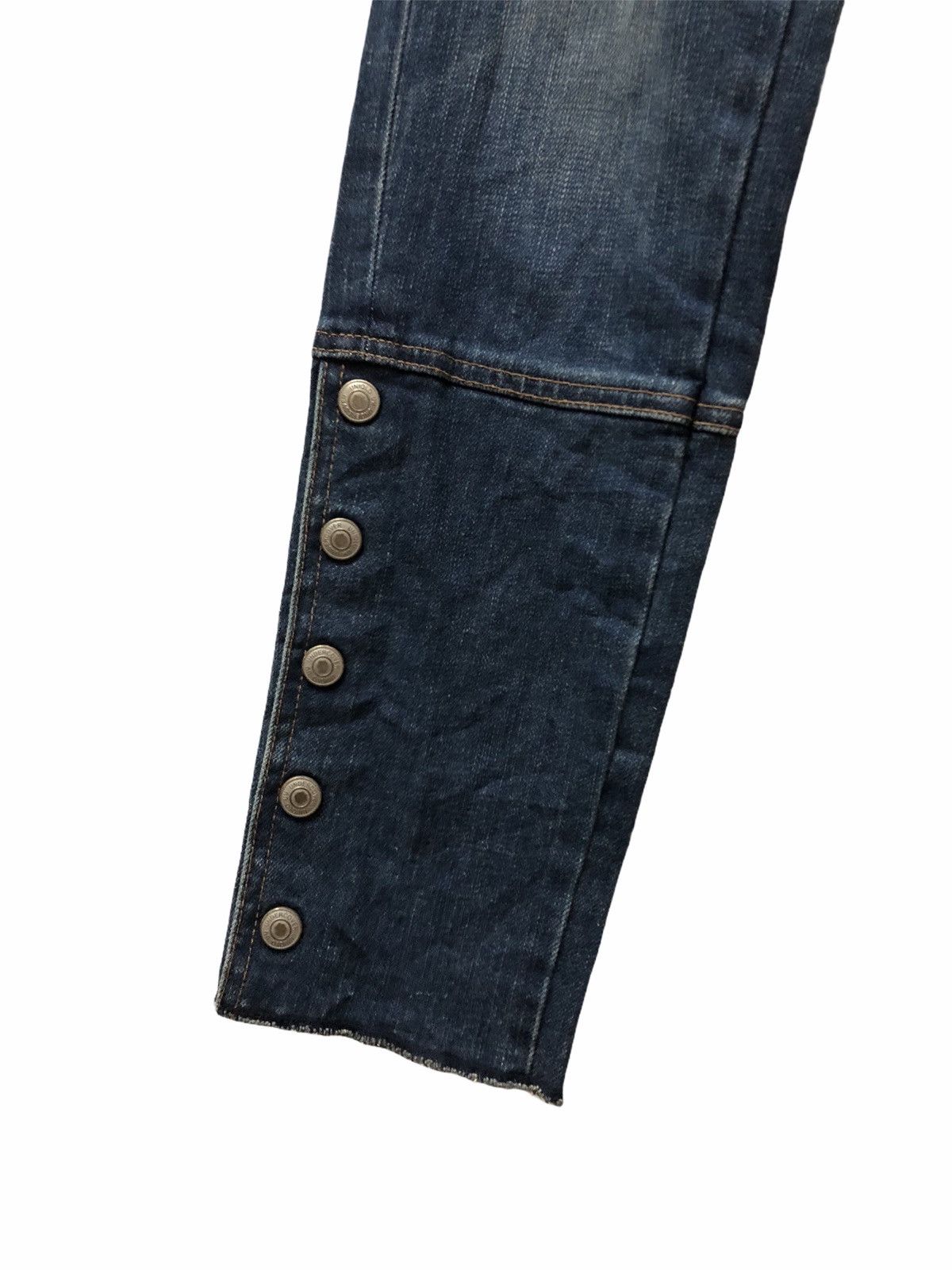 Undercover × Uniqlo UNDERCOVER X UNIQLO JEANS Size US 29 - 2 Thumbnail