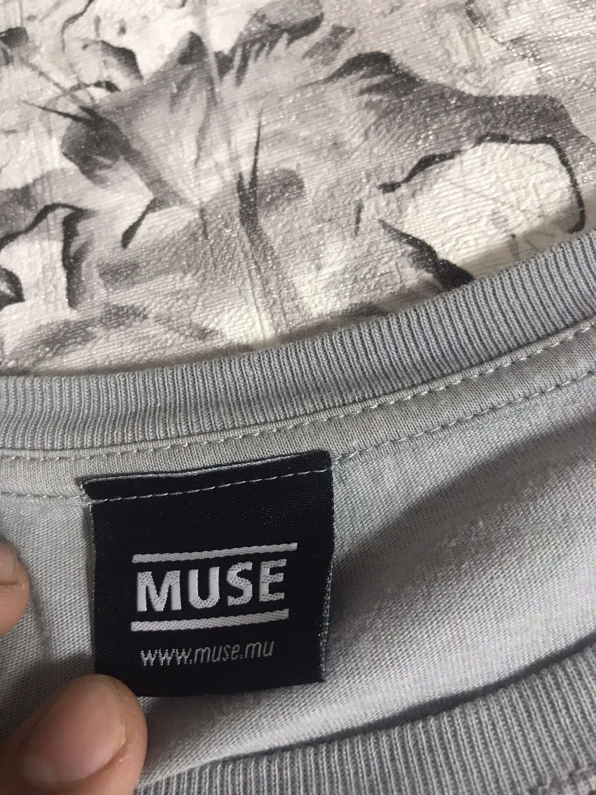 Band Tees 2010 Muse tour t-shirt Size US L / EU 52-54 / 3 - 8 Thumbnail