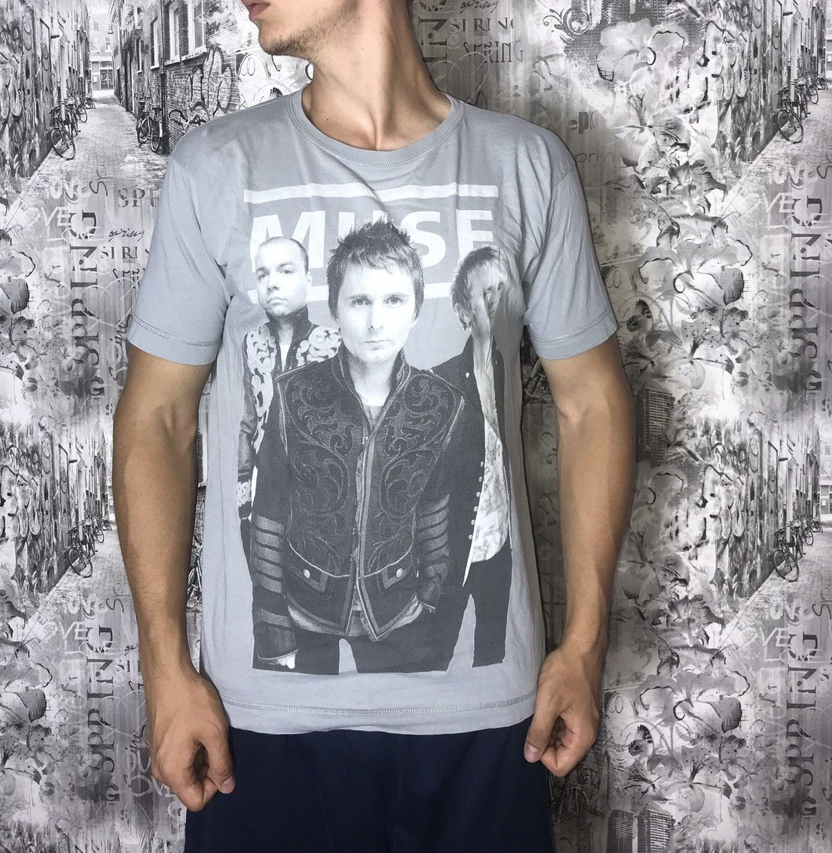 Band Tees 2010 Muse tour t-shirt Size US L / EU 52-54 / 3 - 1 Thumbnail