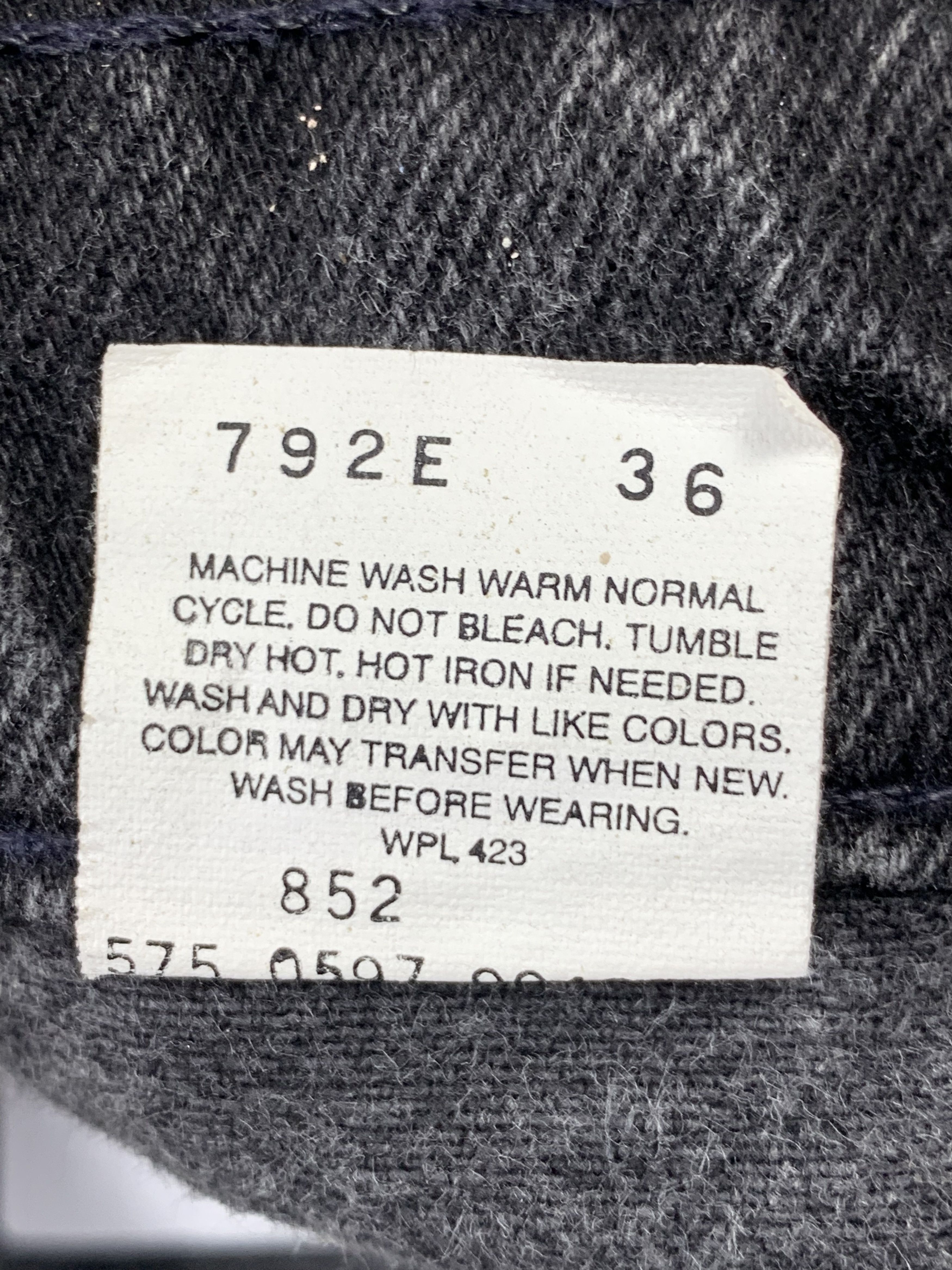 Levi's Vintage 90s Levis White Tab Black Jeans Oversized DP2137 Size US 42 / EU 58 - 12 Thumbnail