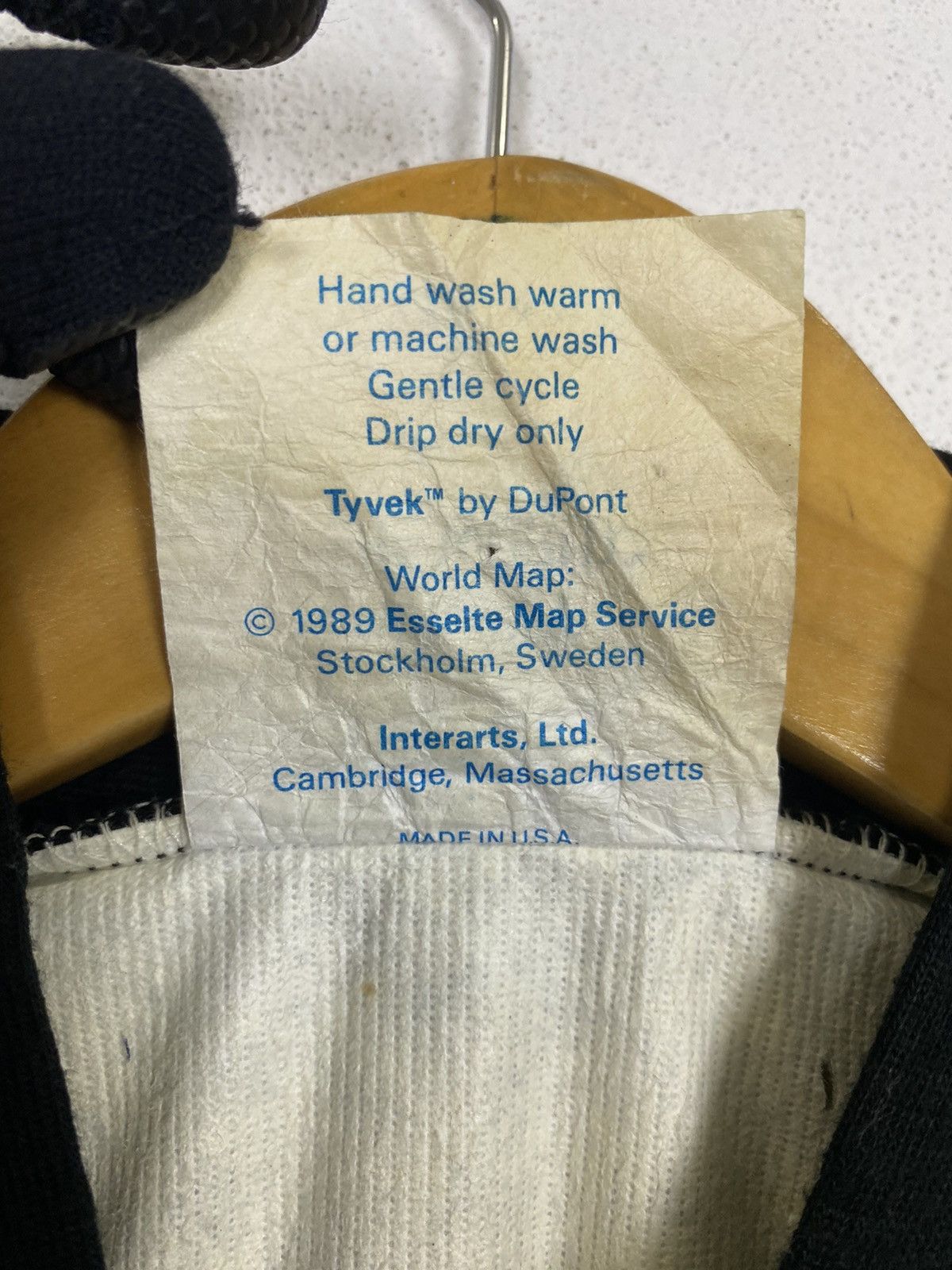 Vintage 🔥RARE🔥VINTAGE 1989 WEARING THE WORLD SWEATER Size US L / EU 52-54 / 3 - 21 Thumbnail