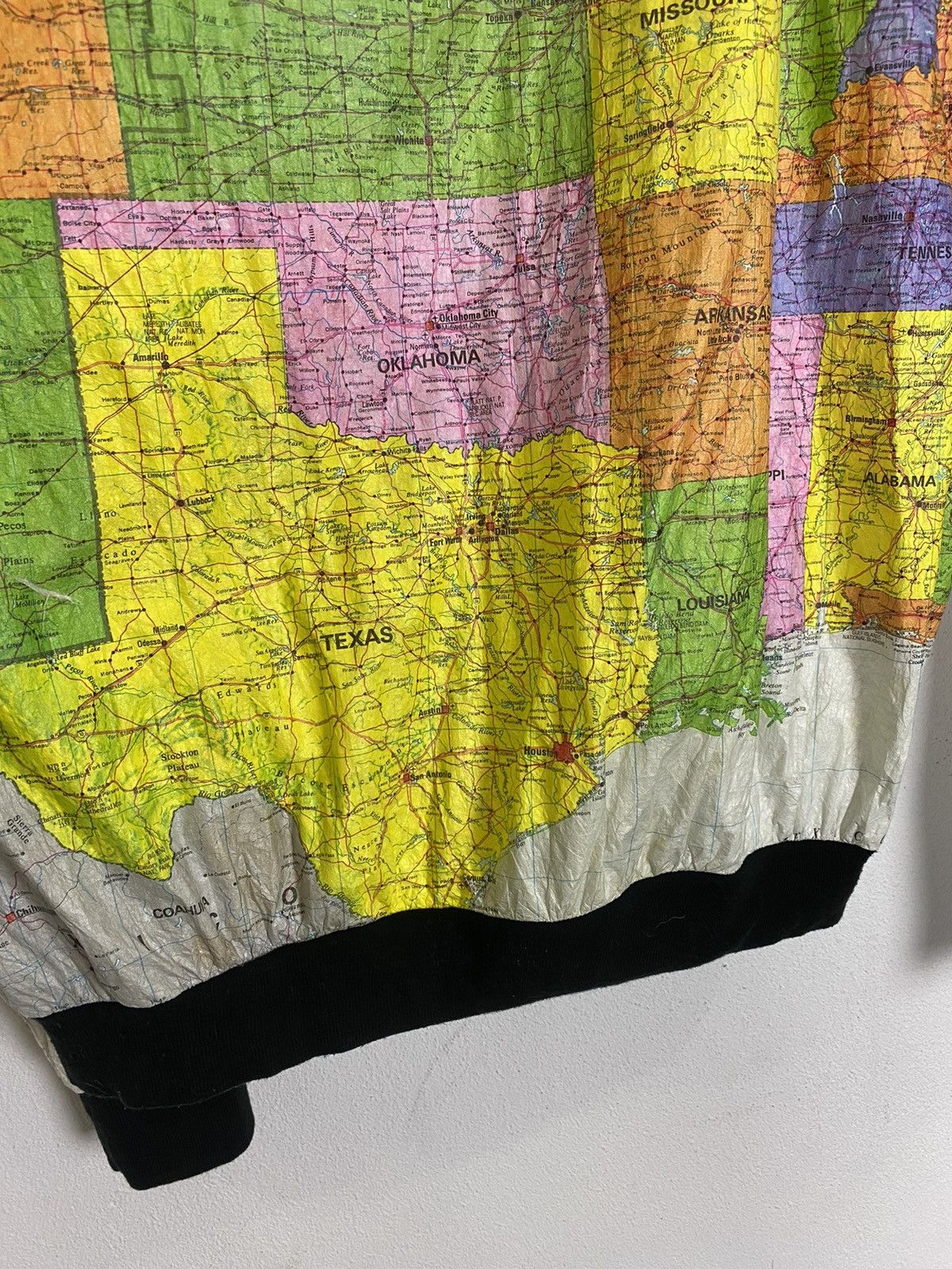 Vintage 🔥RARE🔥VINTAGE 1989 WEARING THE WORLD SWEATER Size US L / EU 52-54 / 3 - 14 Thumbnail