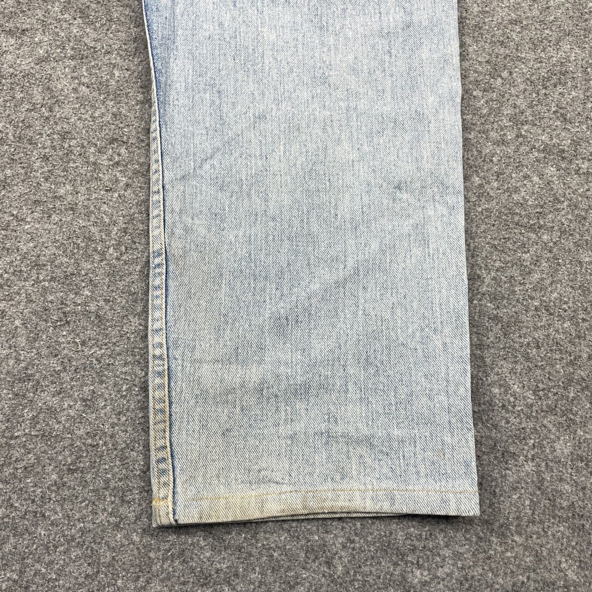 Levi's × Vintage Vintage Levi's 554 Blue Light Wash - wc 272 Size US 37 - 12 Thumbnail